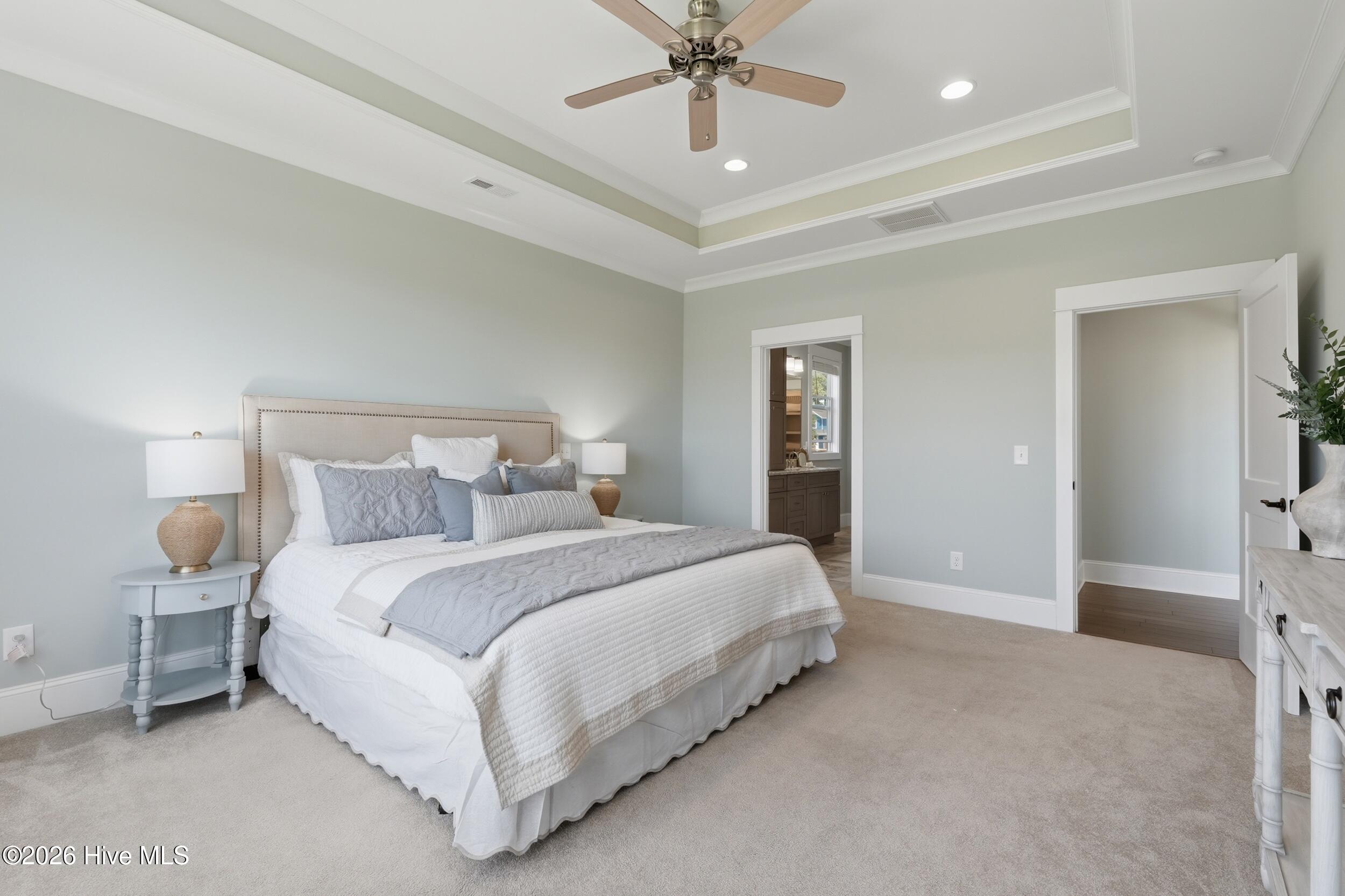 100567823 | Photo 39