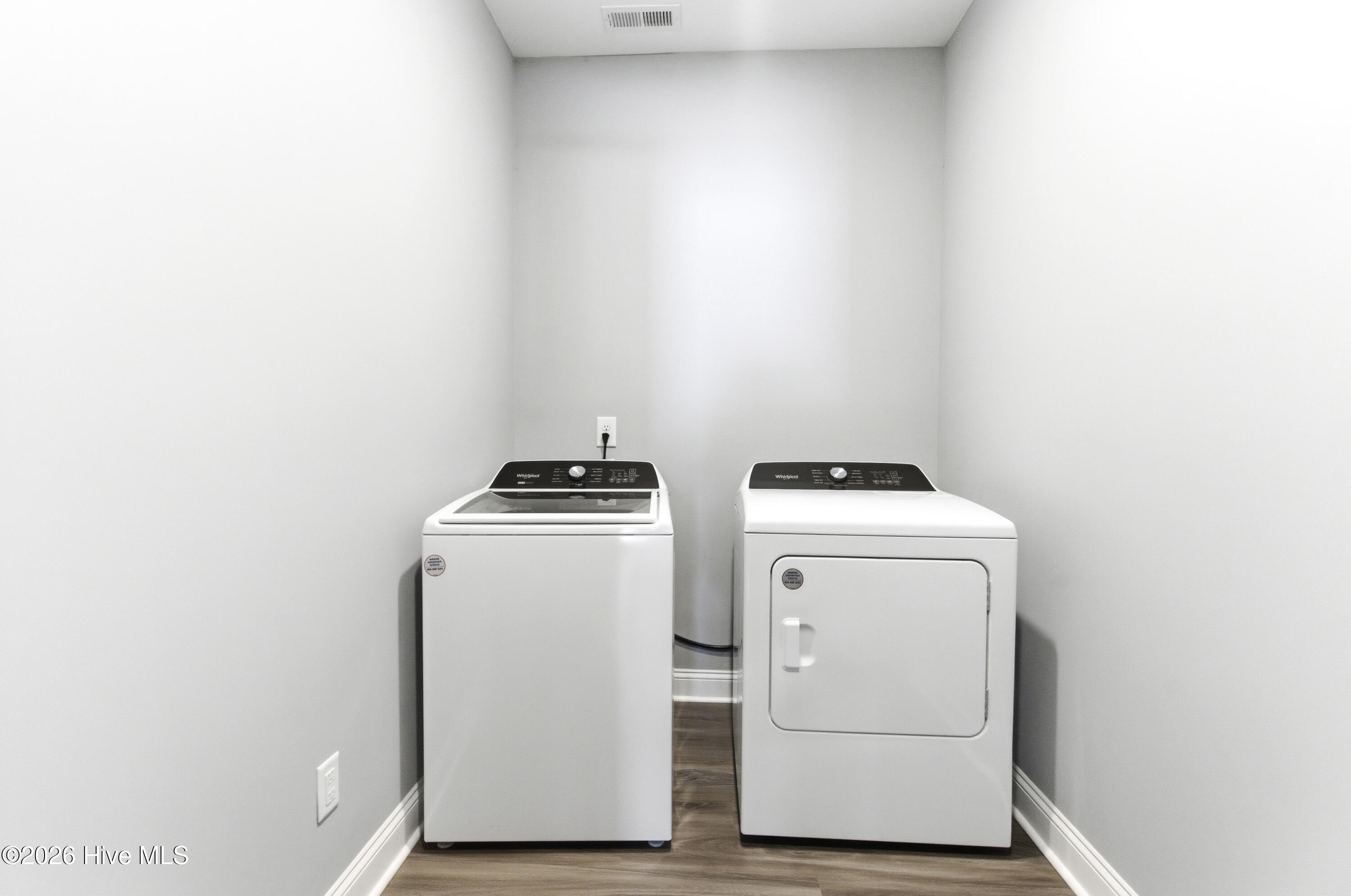 100568018 | Photo 48