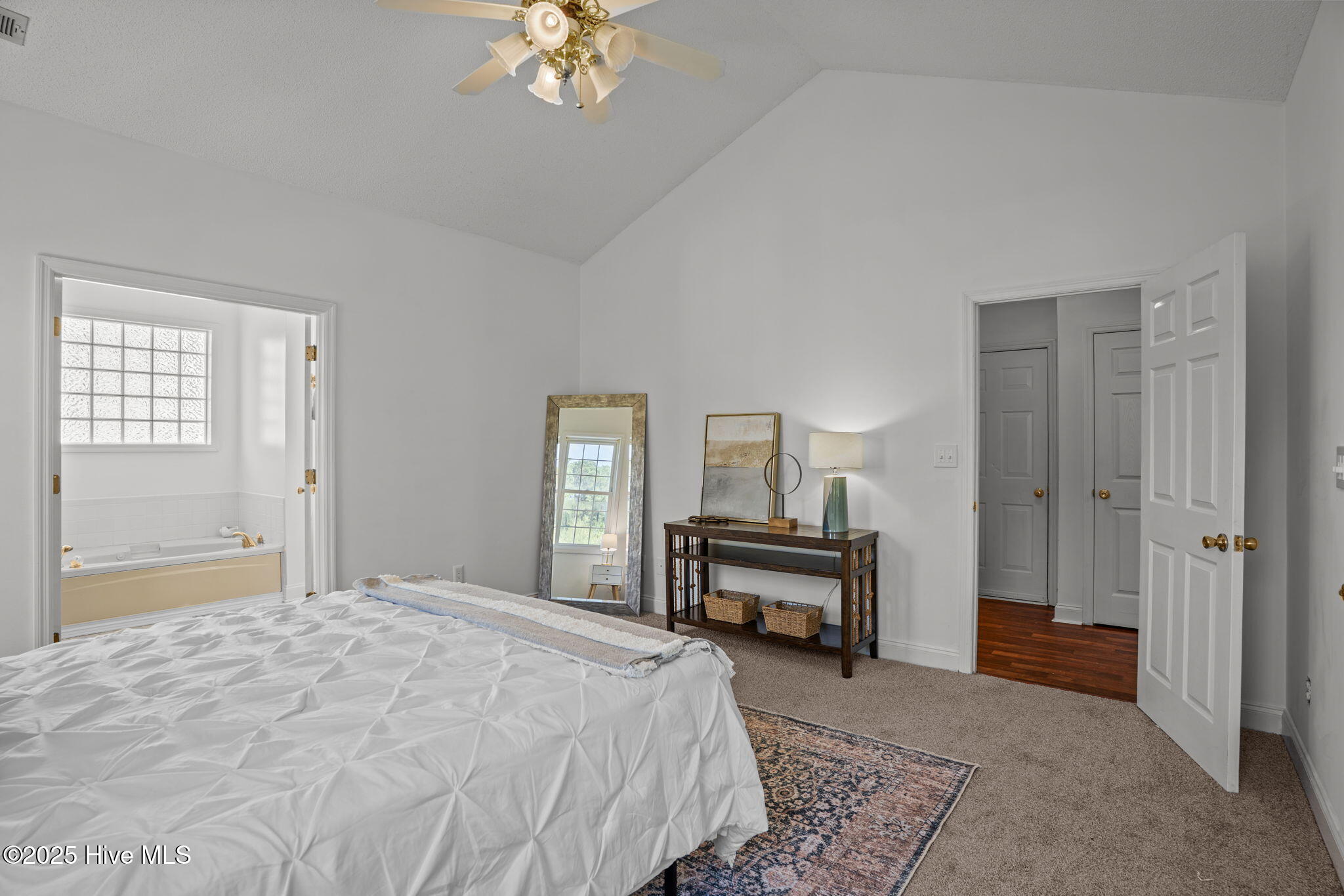 100511511 | Photo 22