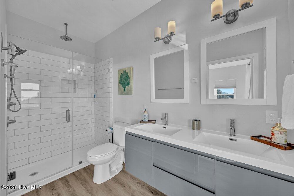 100550491 | Photo 13