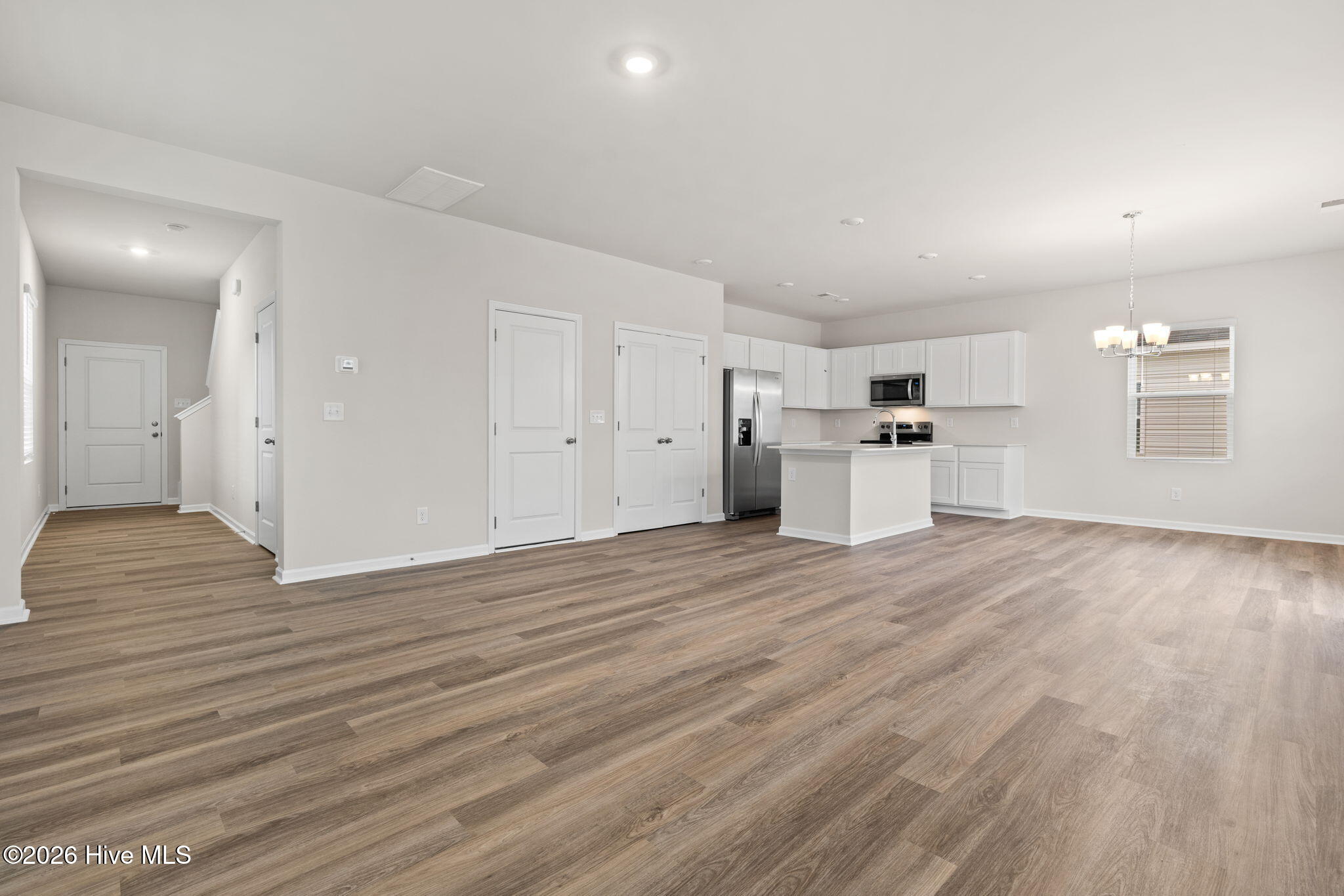 100550706 | Photo 10