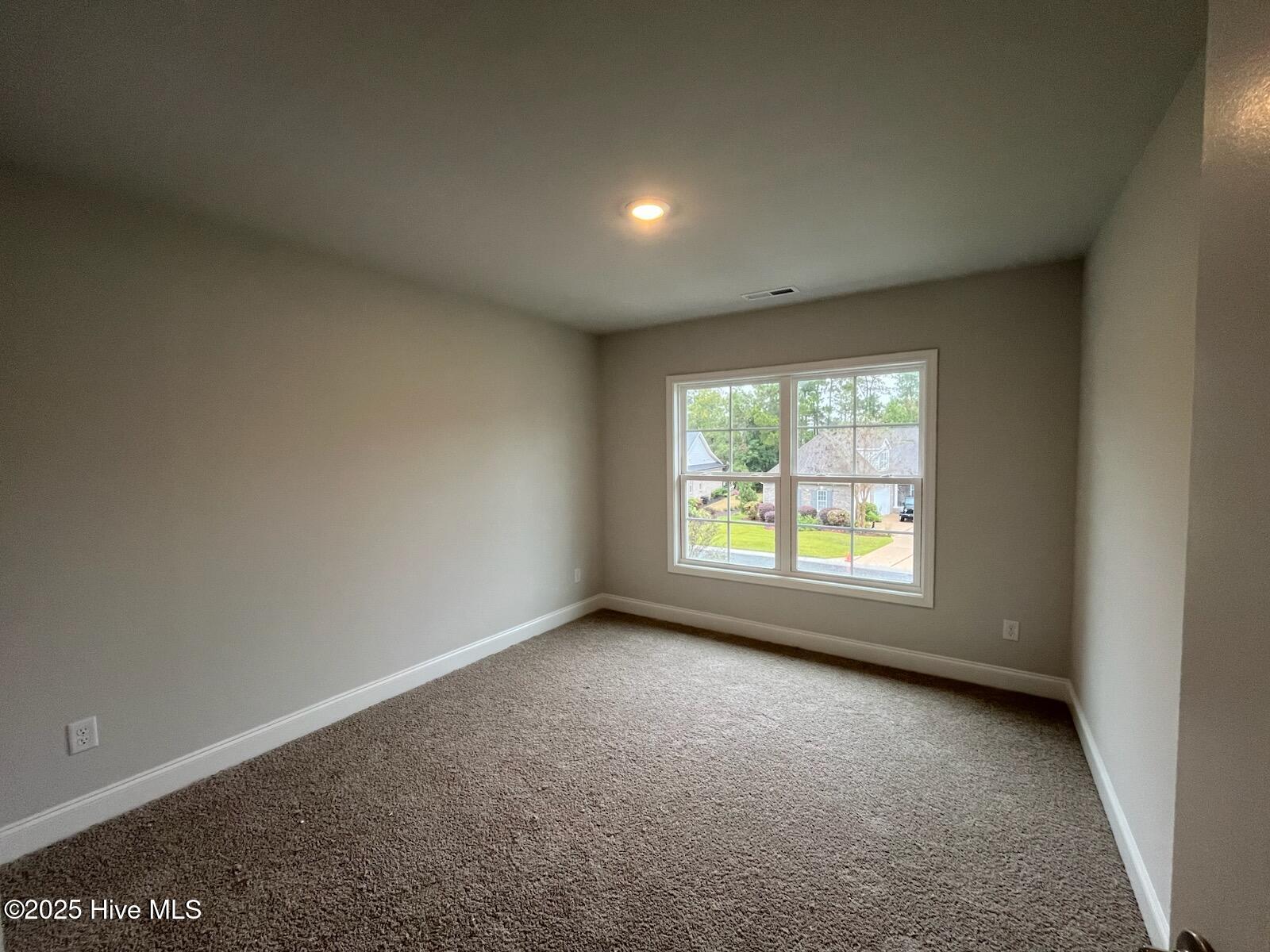 100420321 | Photo 30