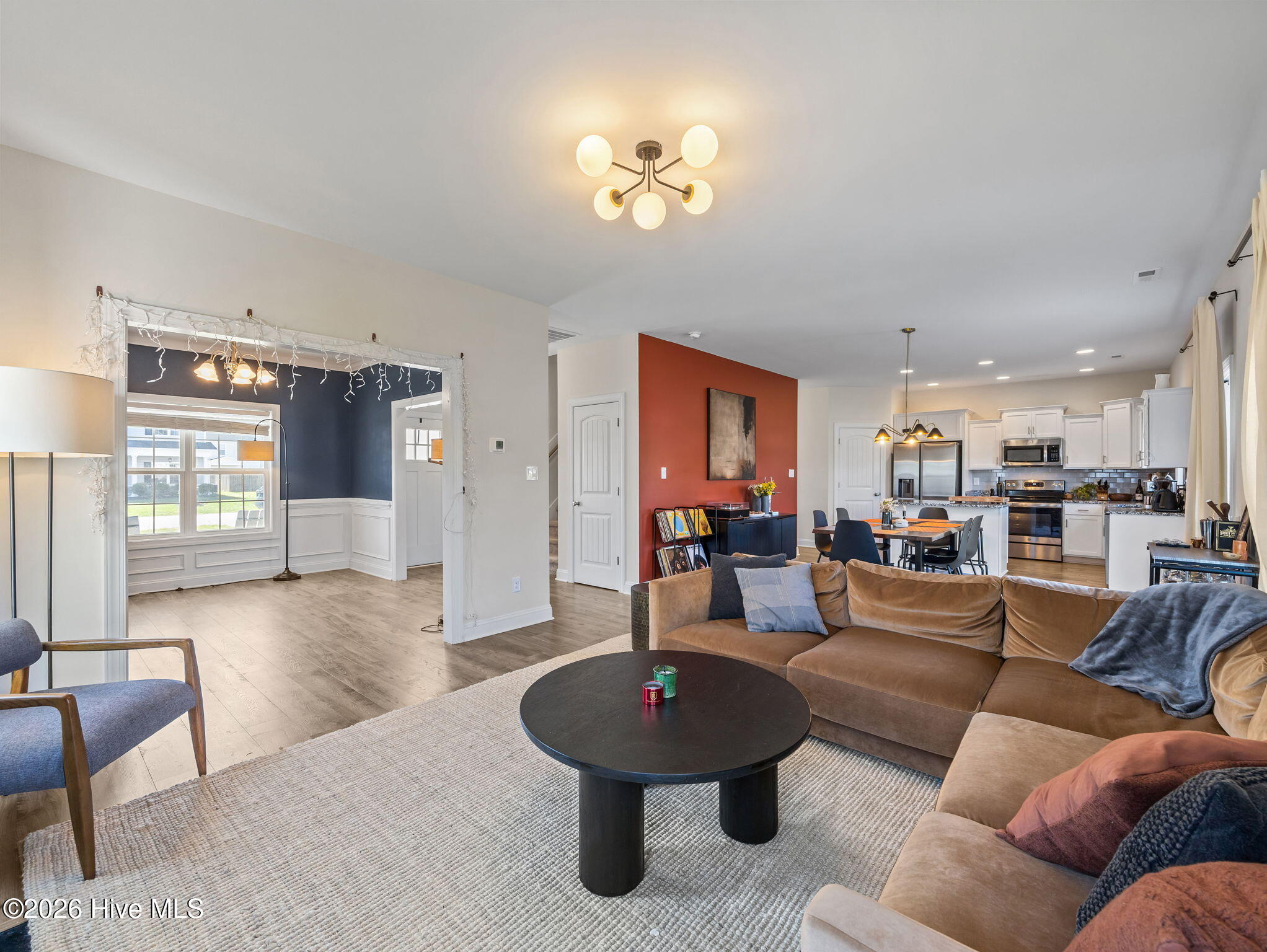 100564865 | Photo 13