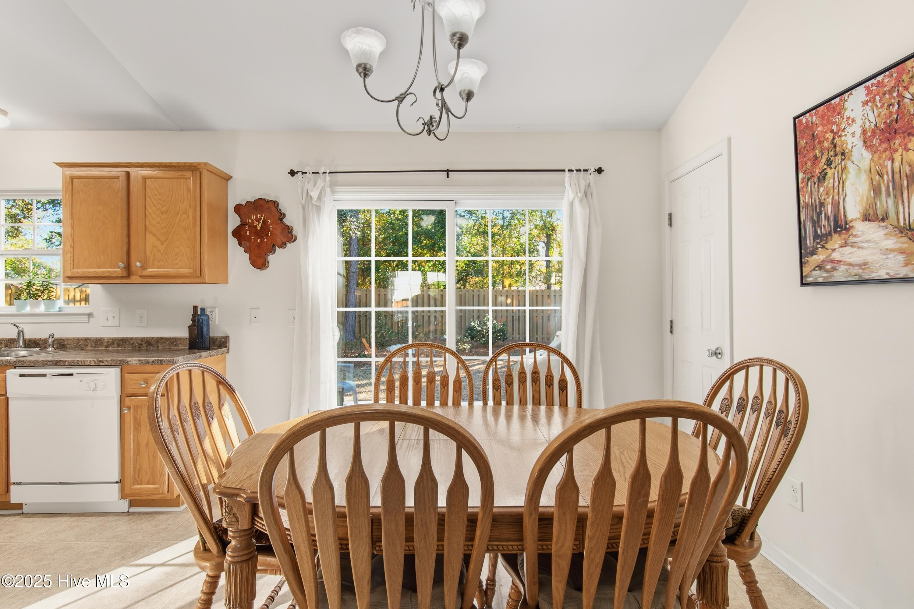 100545881 | Photo 10