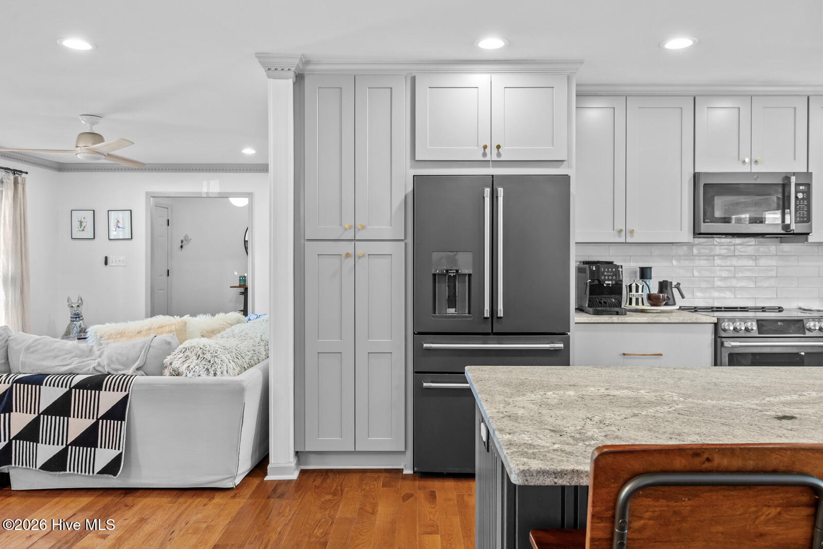 100569871 | Photo 24