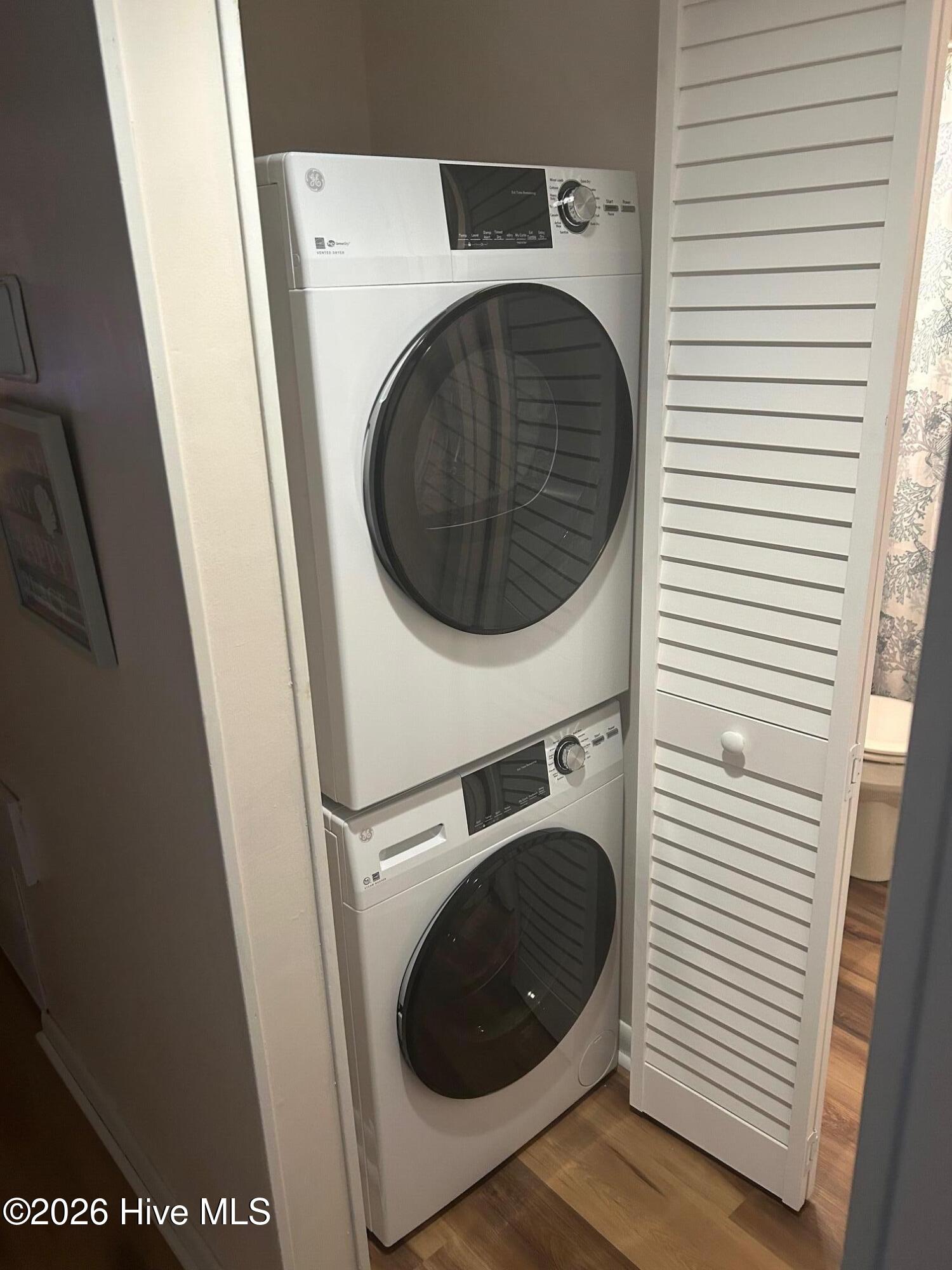 100537393 | Photo 12