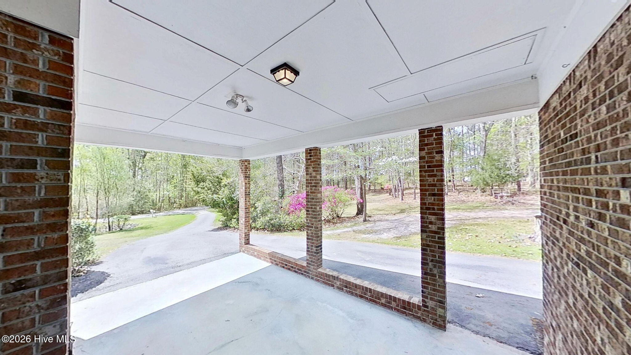 512 Raymond Drive,Arapahoe