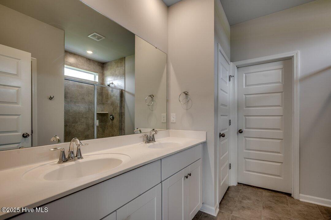 100527504 | Photo 16