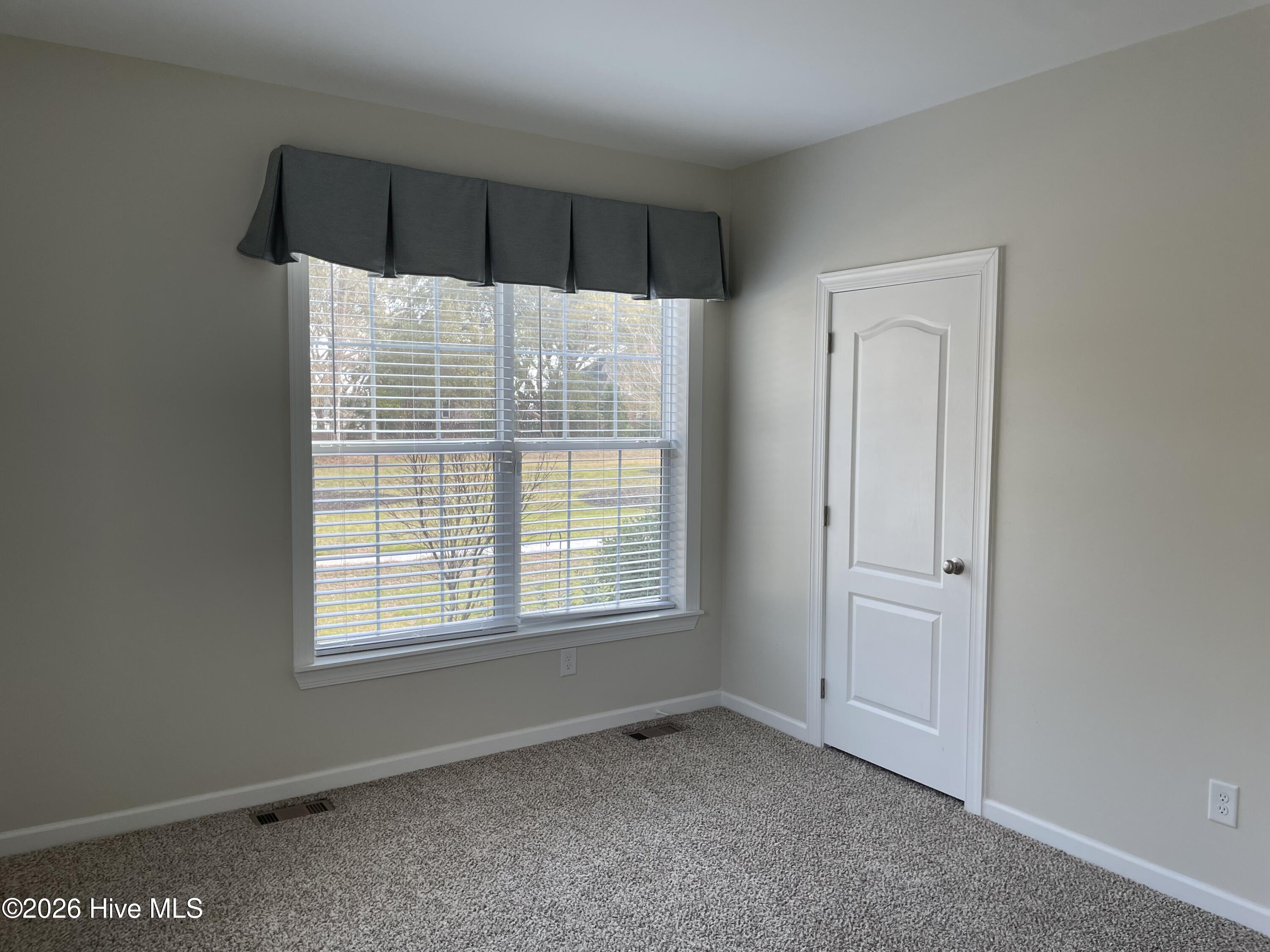 100568375 | Photo 27