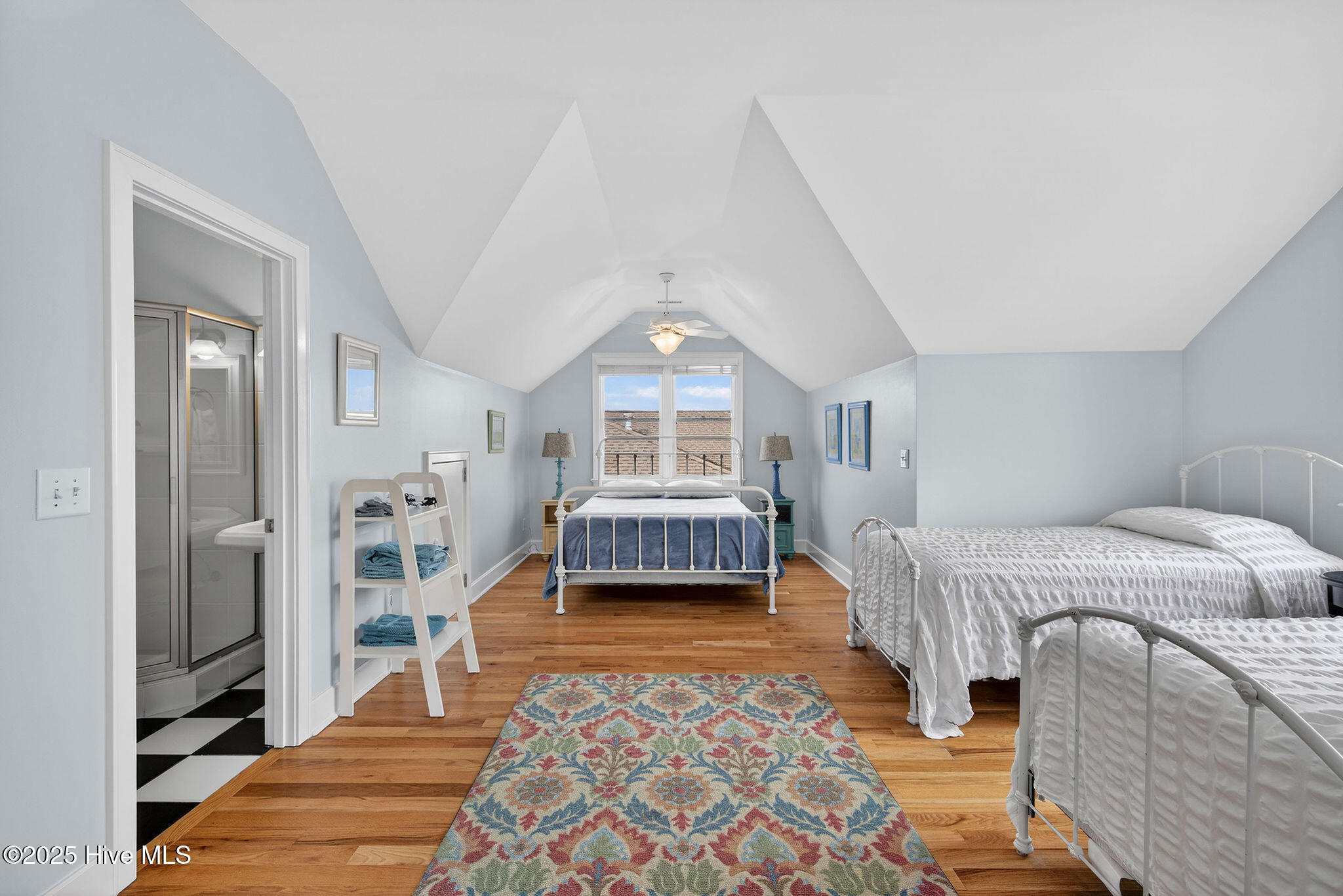 100546146 | Photo 44