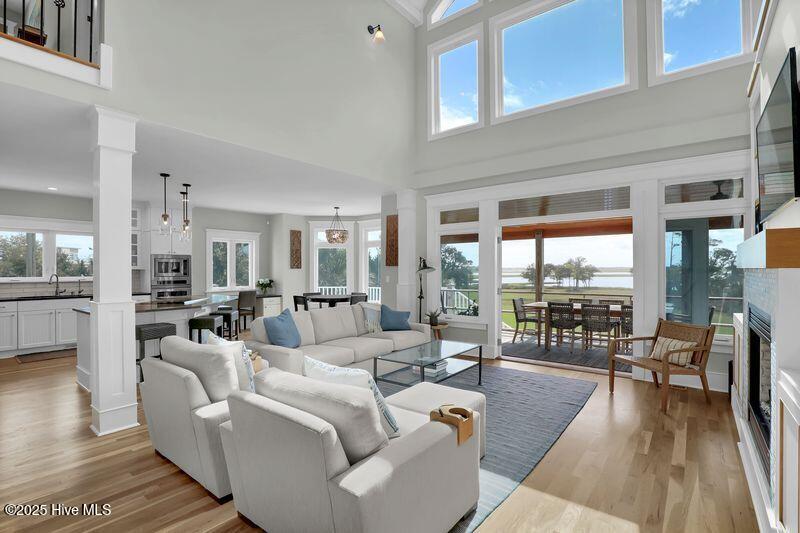 100533910 | Photo 10