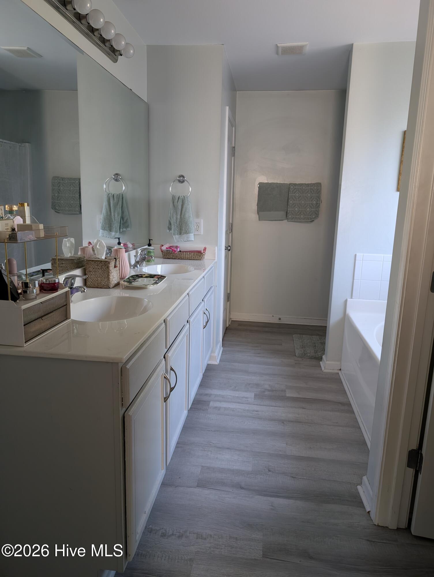 100550556 | Photo 18