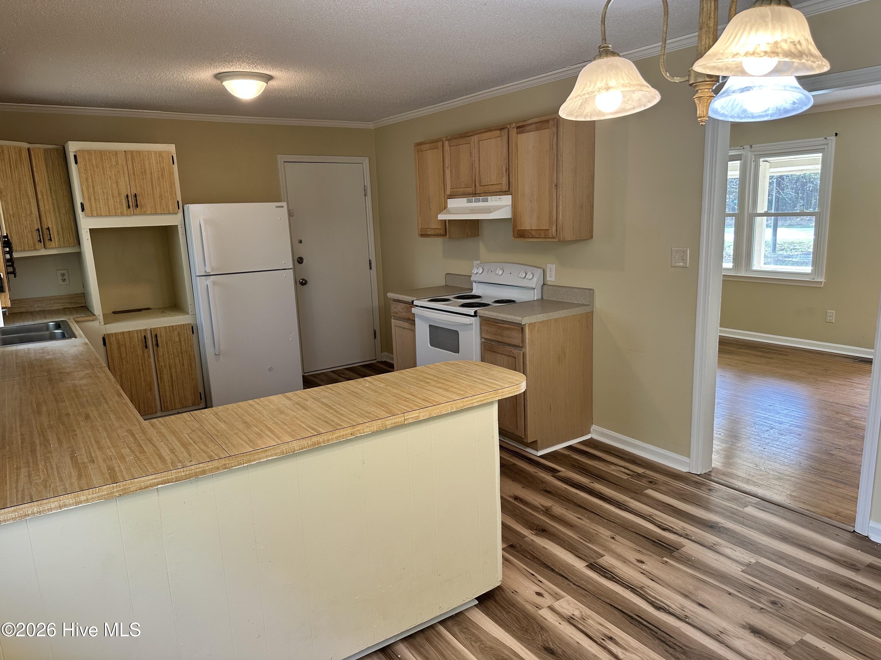 100562278 | Photo 12