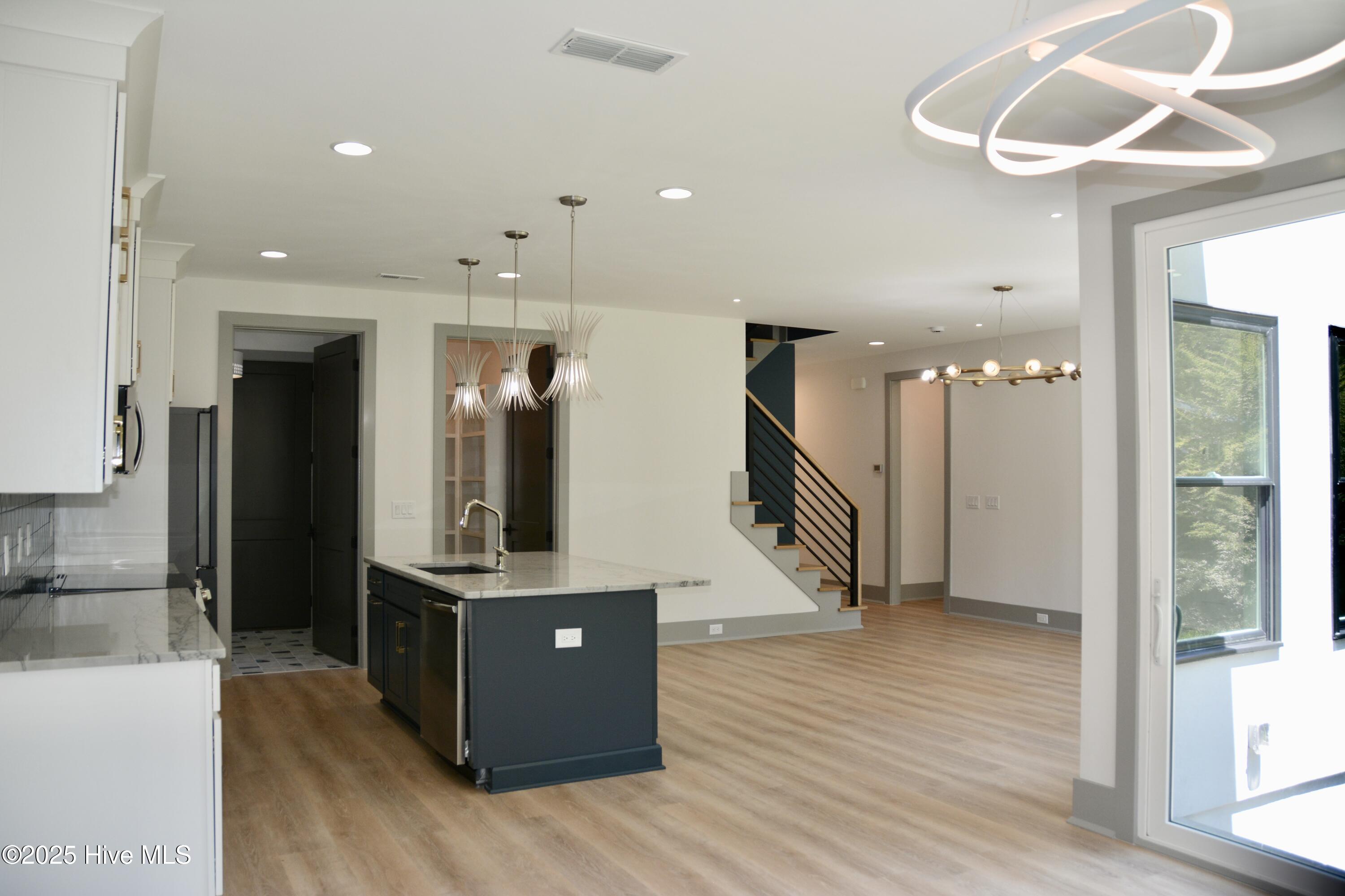 100508502 | Photo 20