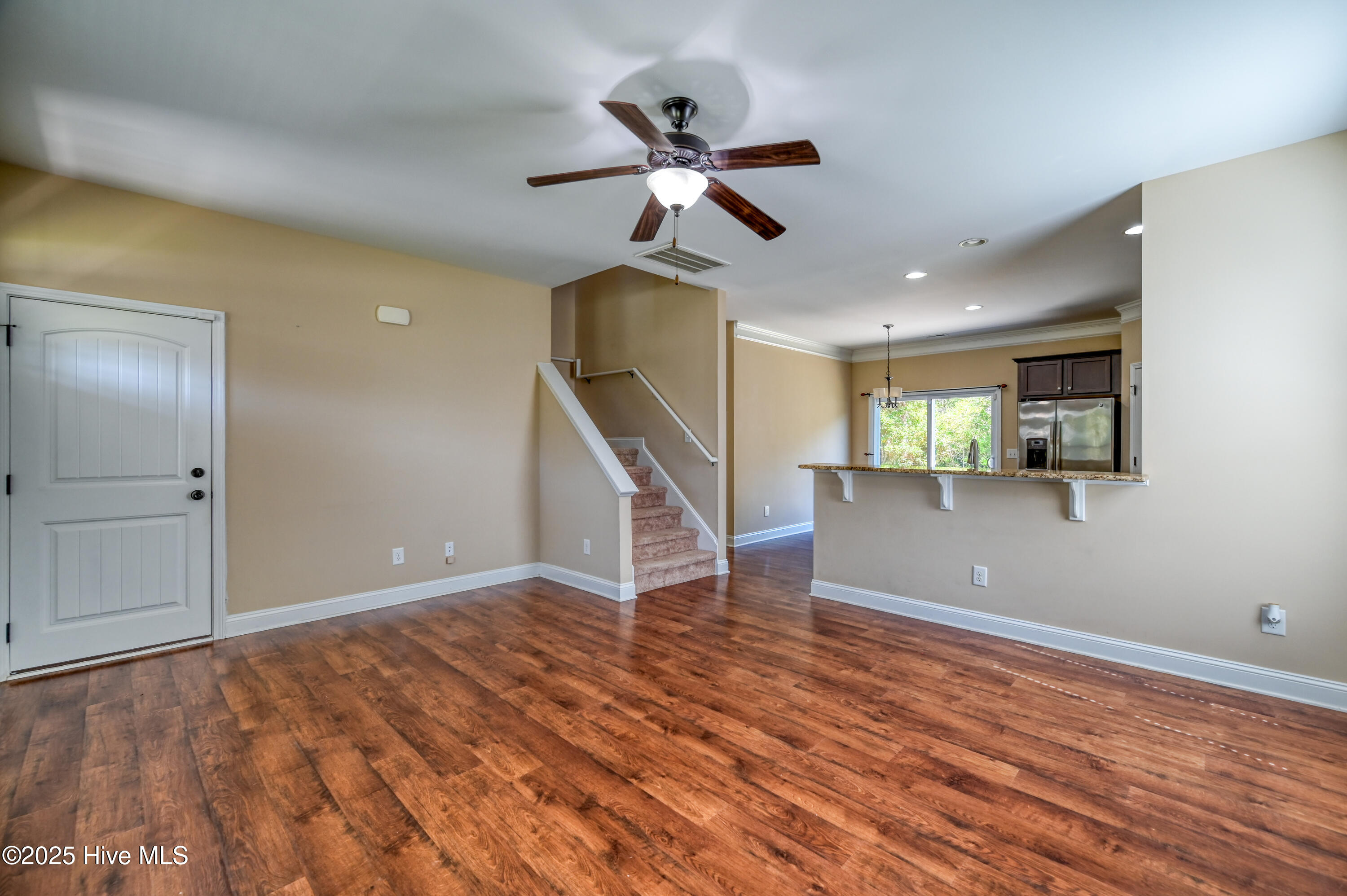 100531923 | Photo 11