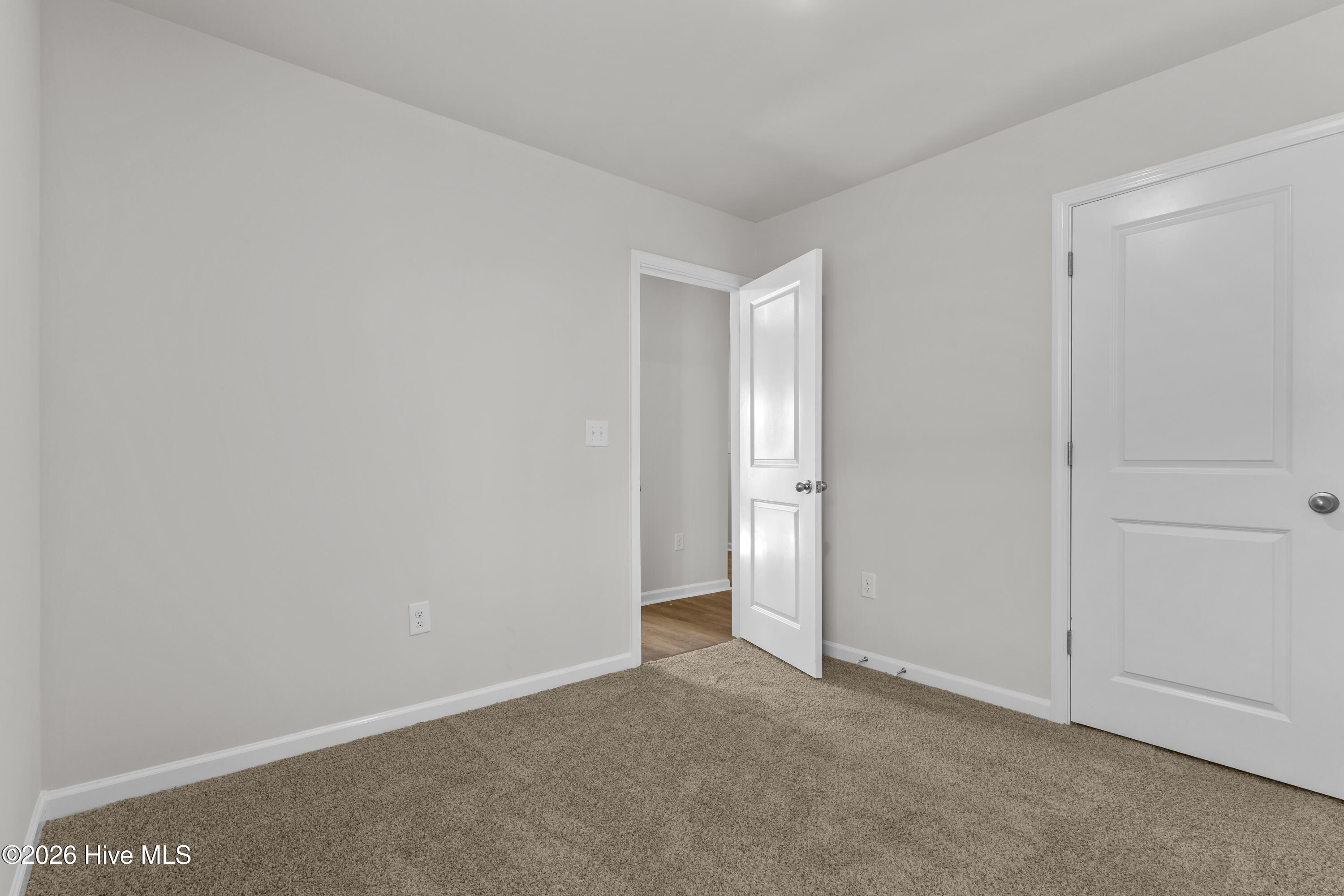 100550179 | Photo 21