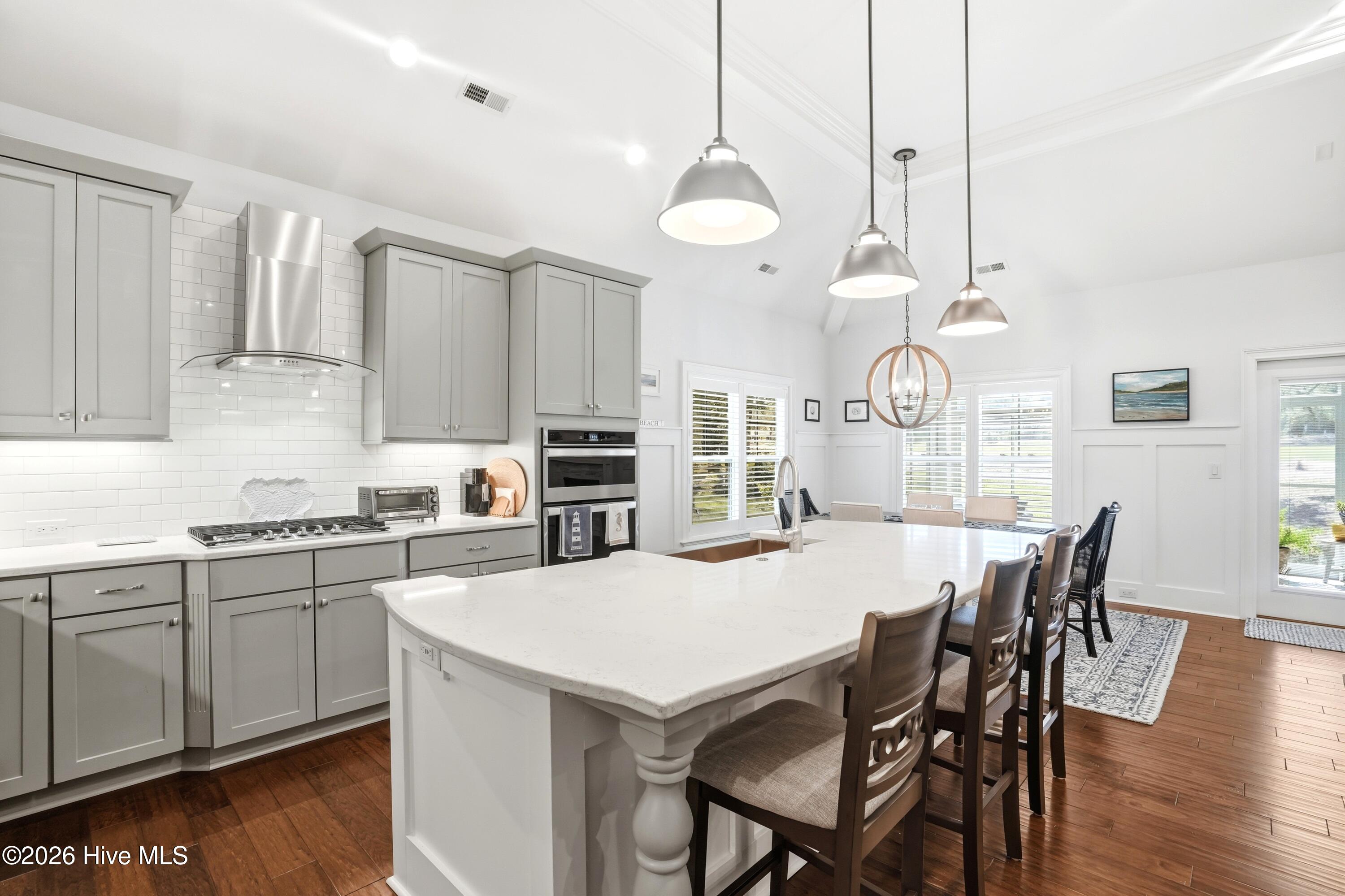 100561923 | Photo 28