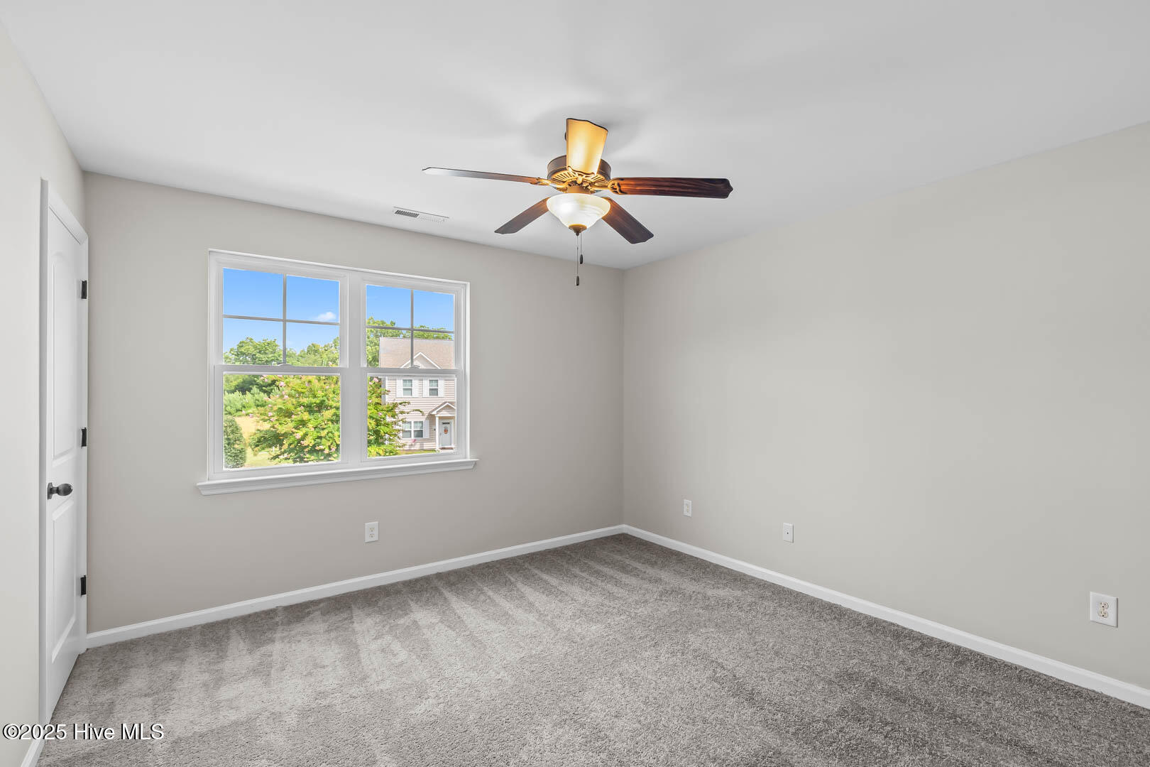 100559329 | Photo 20