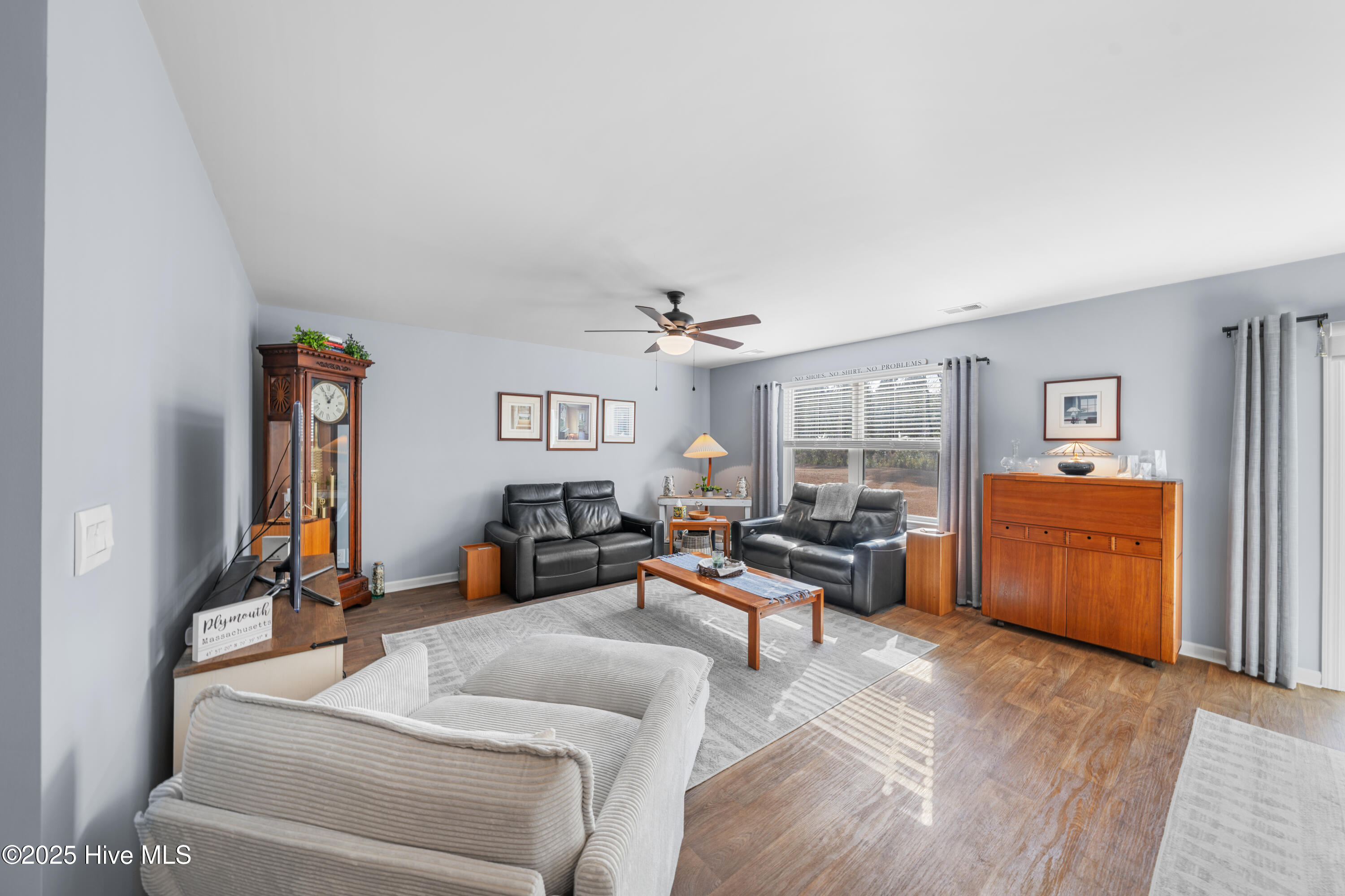 100542617 | Photo 21