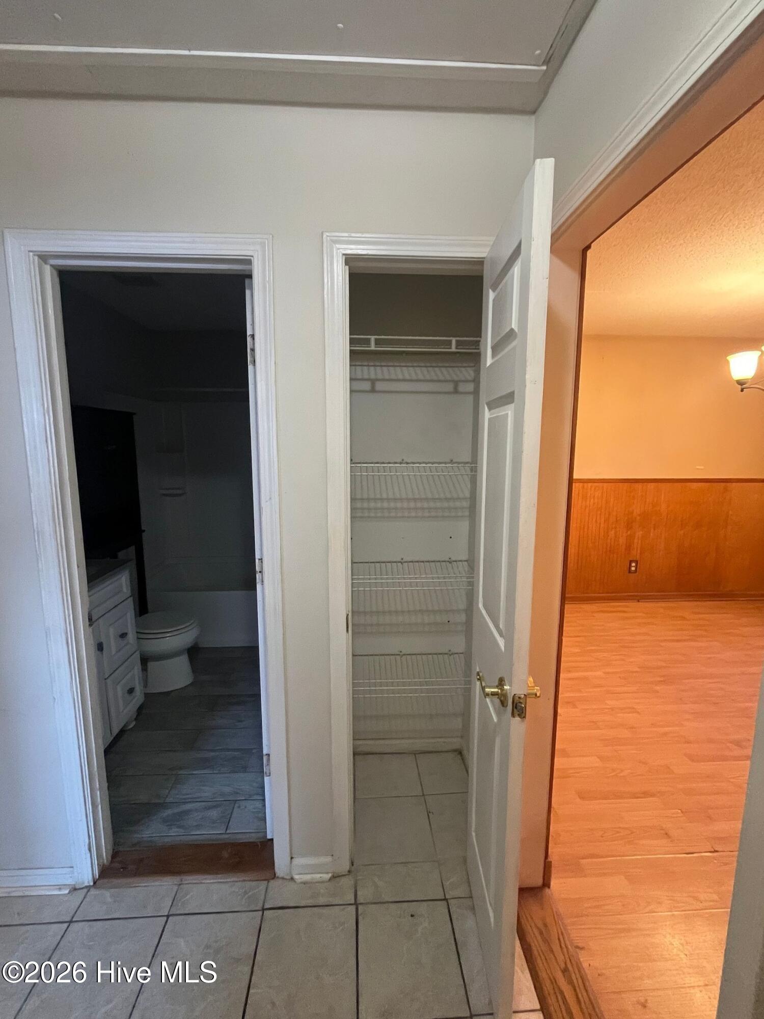 100569627 | Photo 25