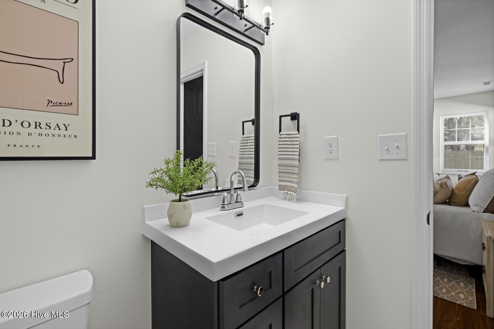 100559065 | Photo 35