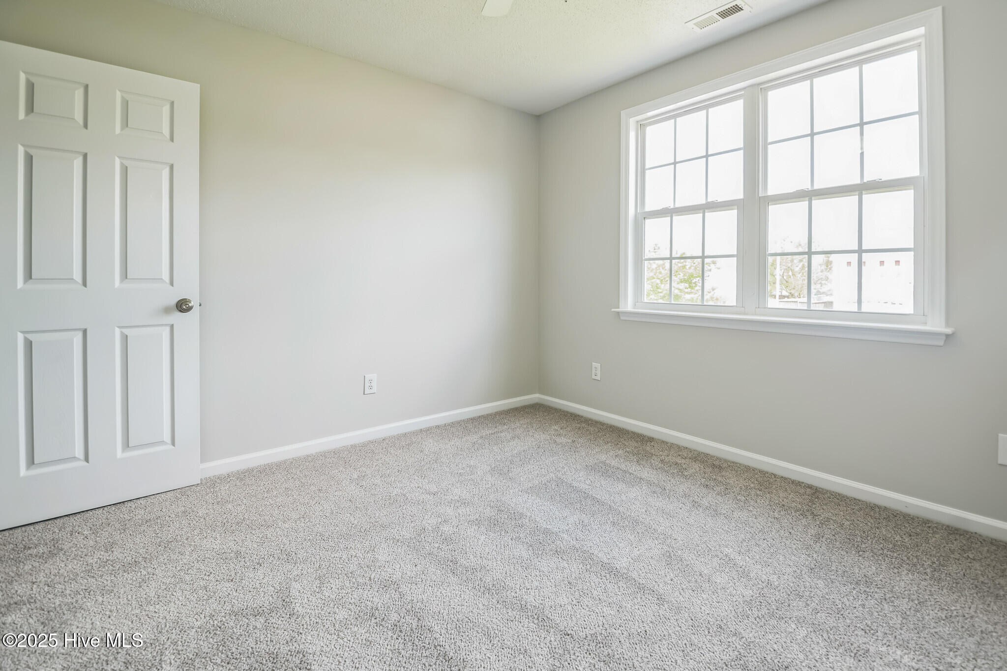 112 Orkney Drive, Jacksonville, NC 28540 – photo 24: 23) 54999-67fd22e401561