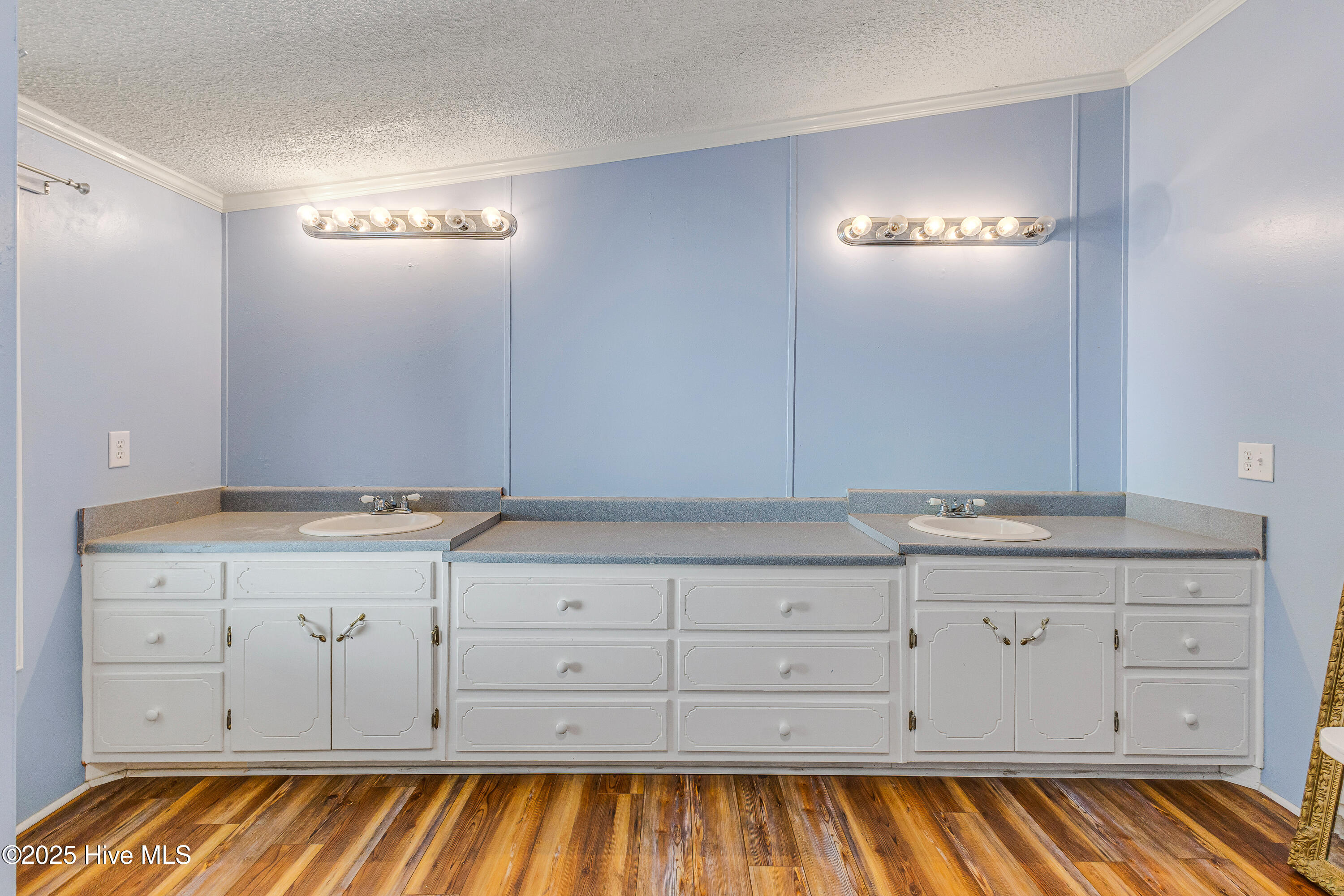 100539839 | Photo 22