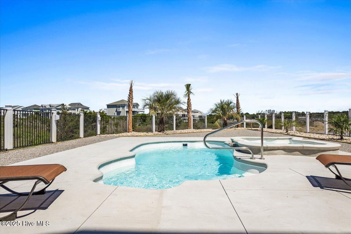 100531414 | Photo 13