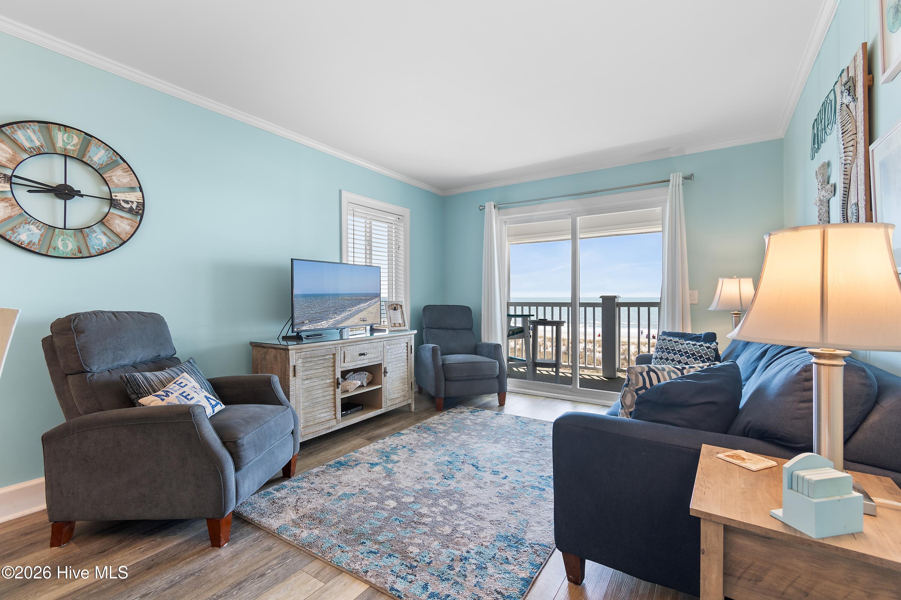 100568151 | Photo 15