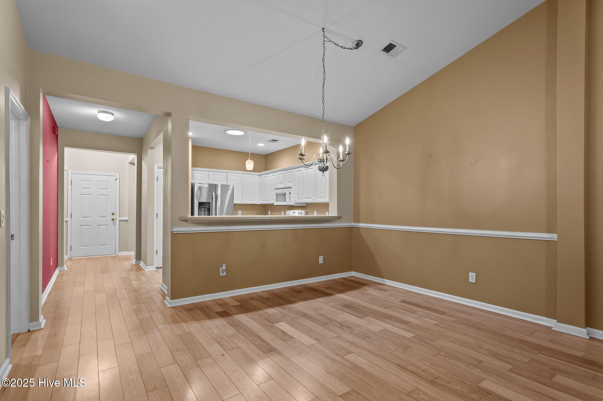 100538741 | Photo 18