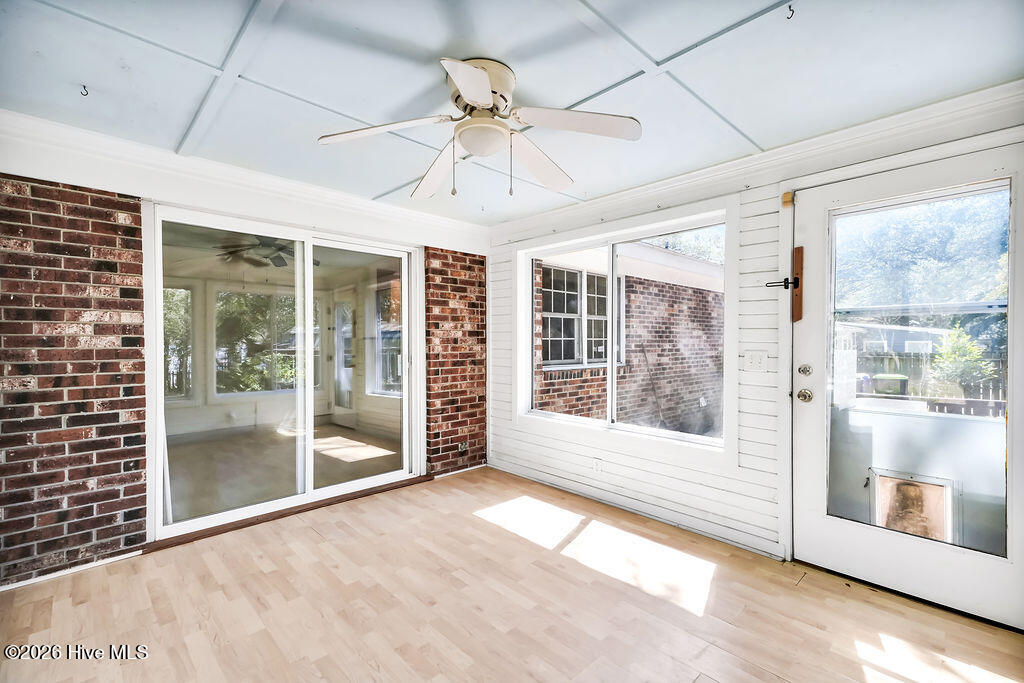 100562236 | Photo 31