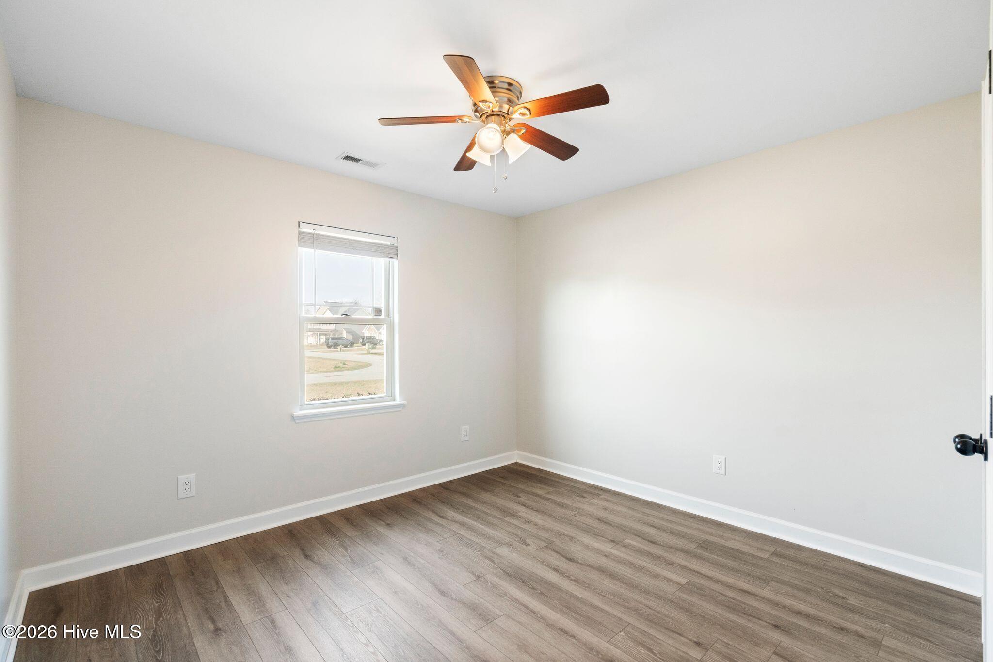 100559181 | Photo 26