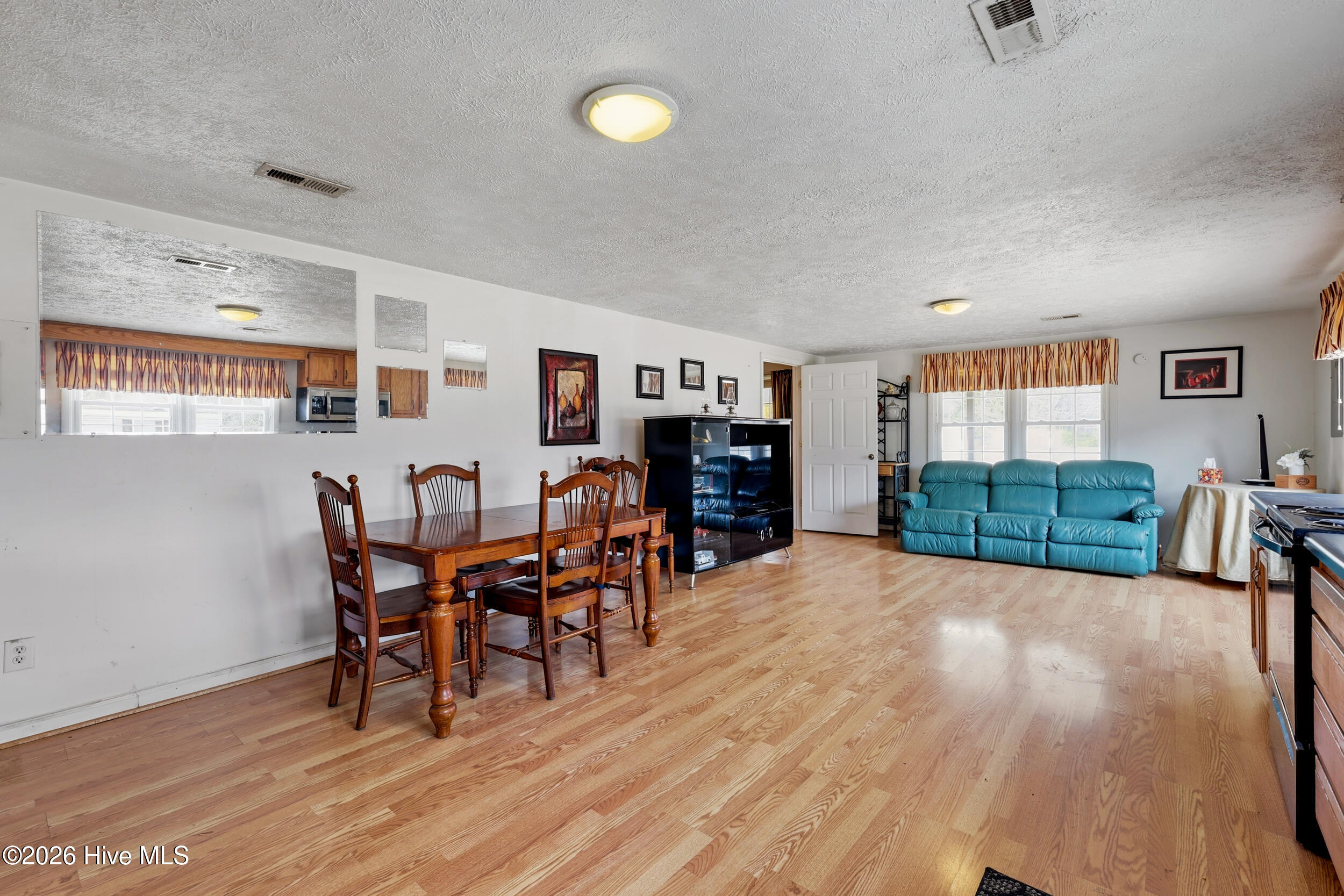 100555953 | Photo 10