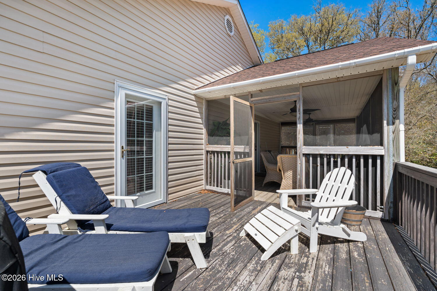 100565093 | Photo 36