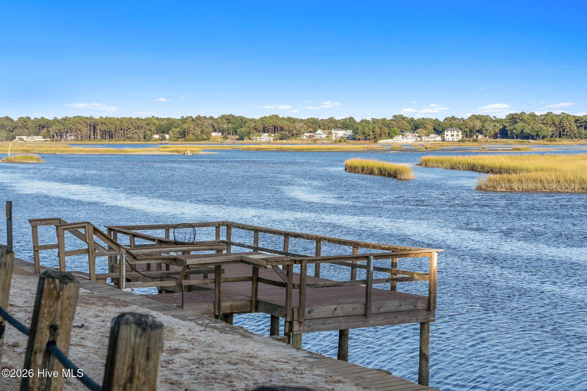 100568987 | Photo 76