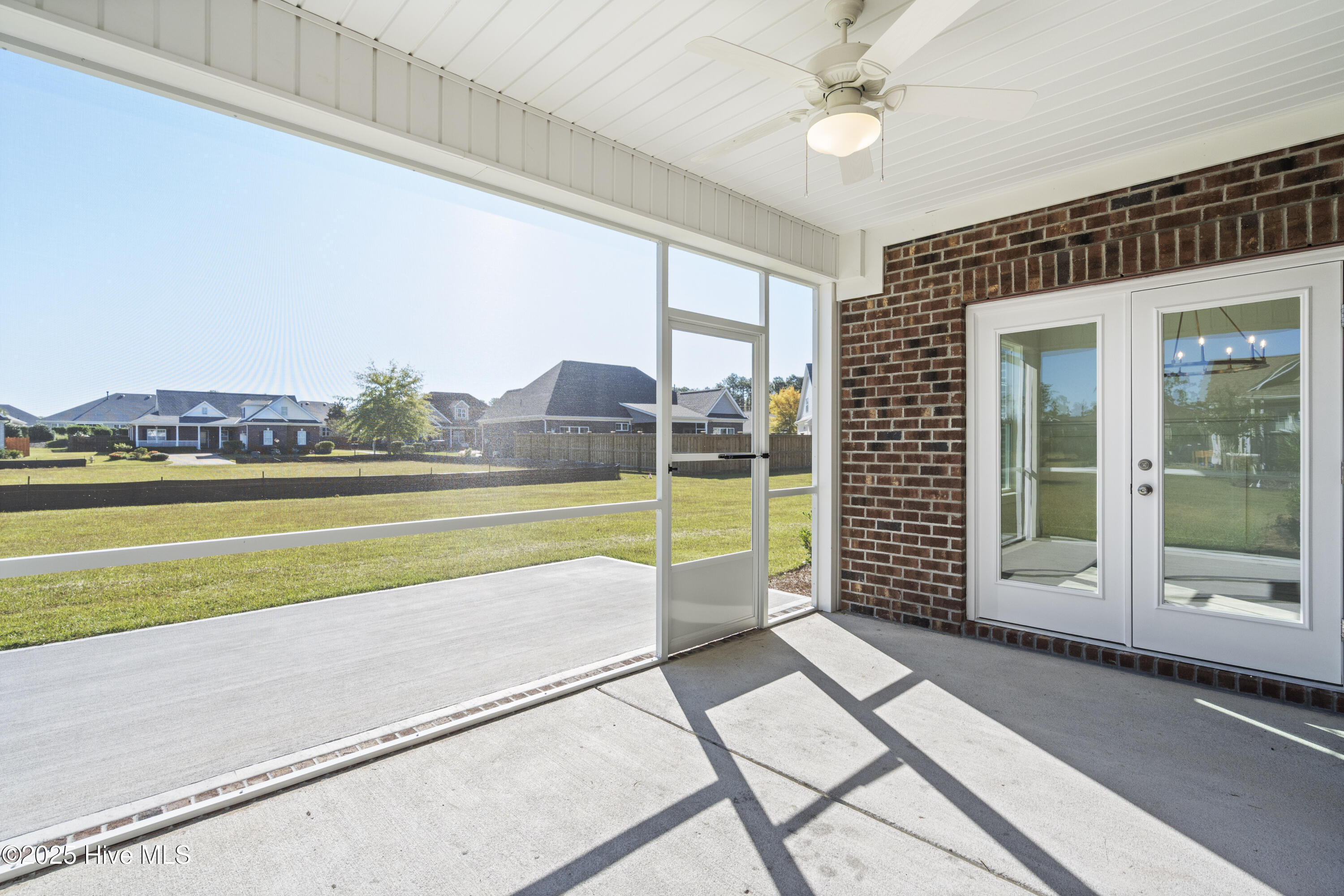 100517740 | Photo 39