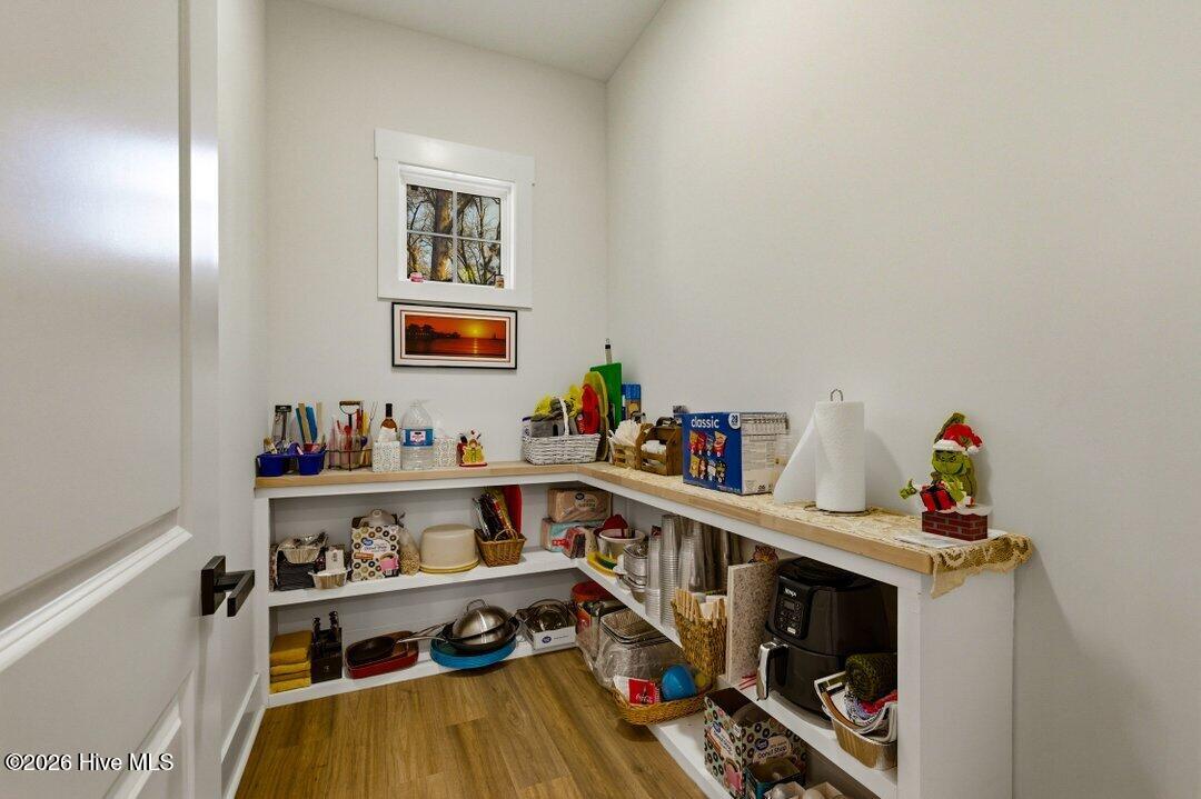 100560083 | Photo 21