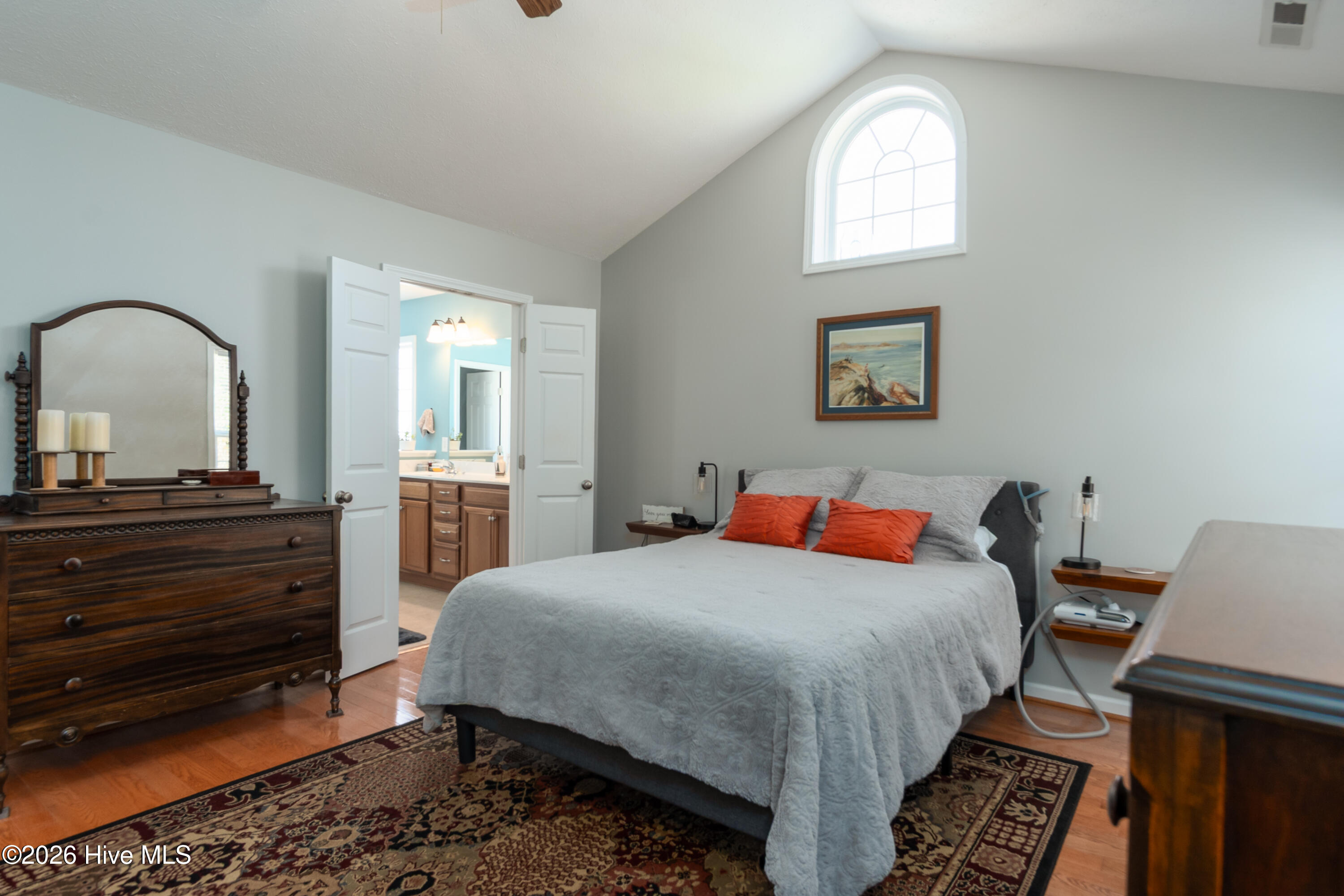 100569797 | Photo 32