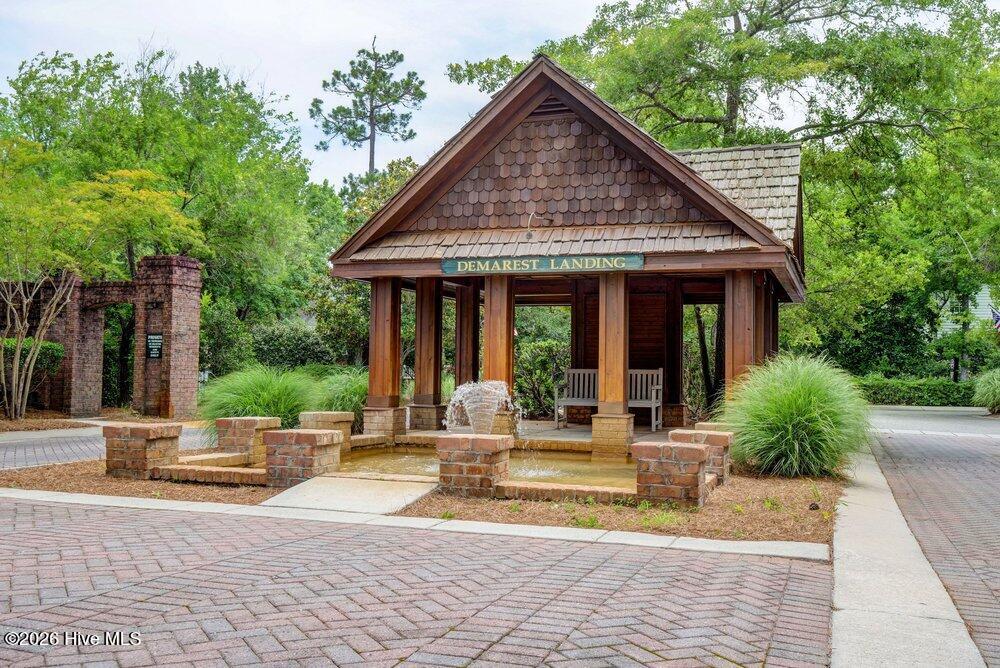 100563966 | Photo 94