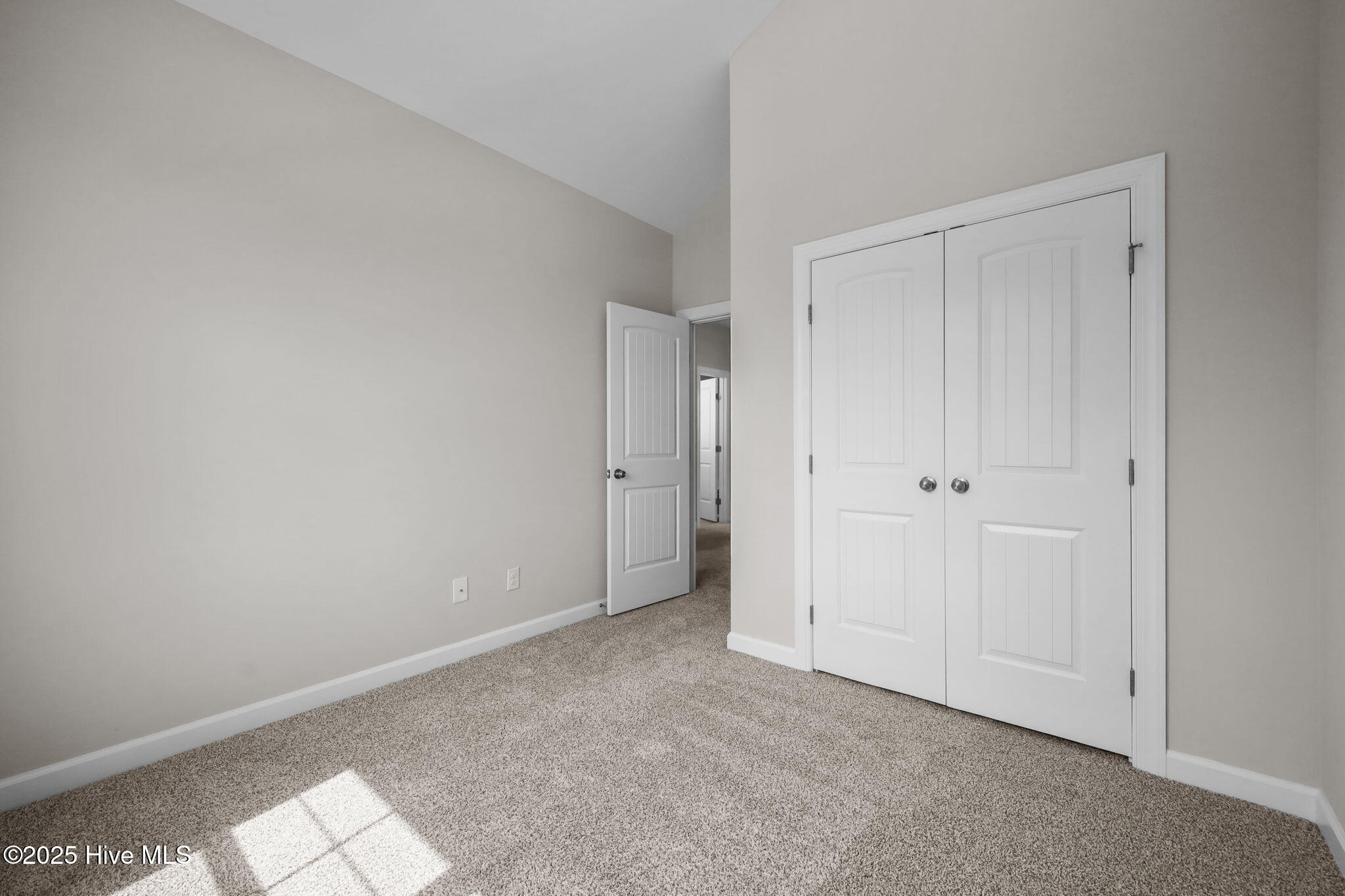 100504160 | Photo 31