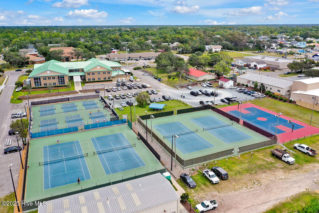 100523610 | Photo 49