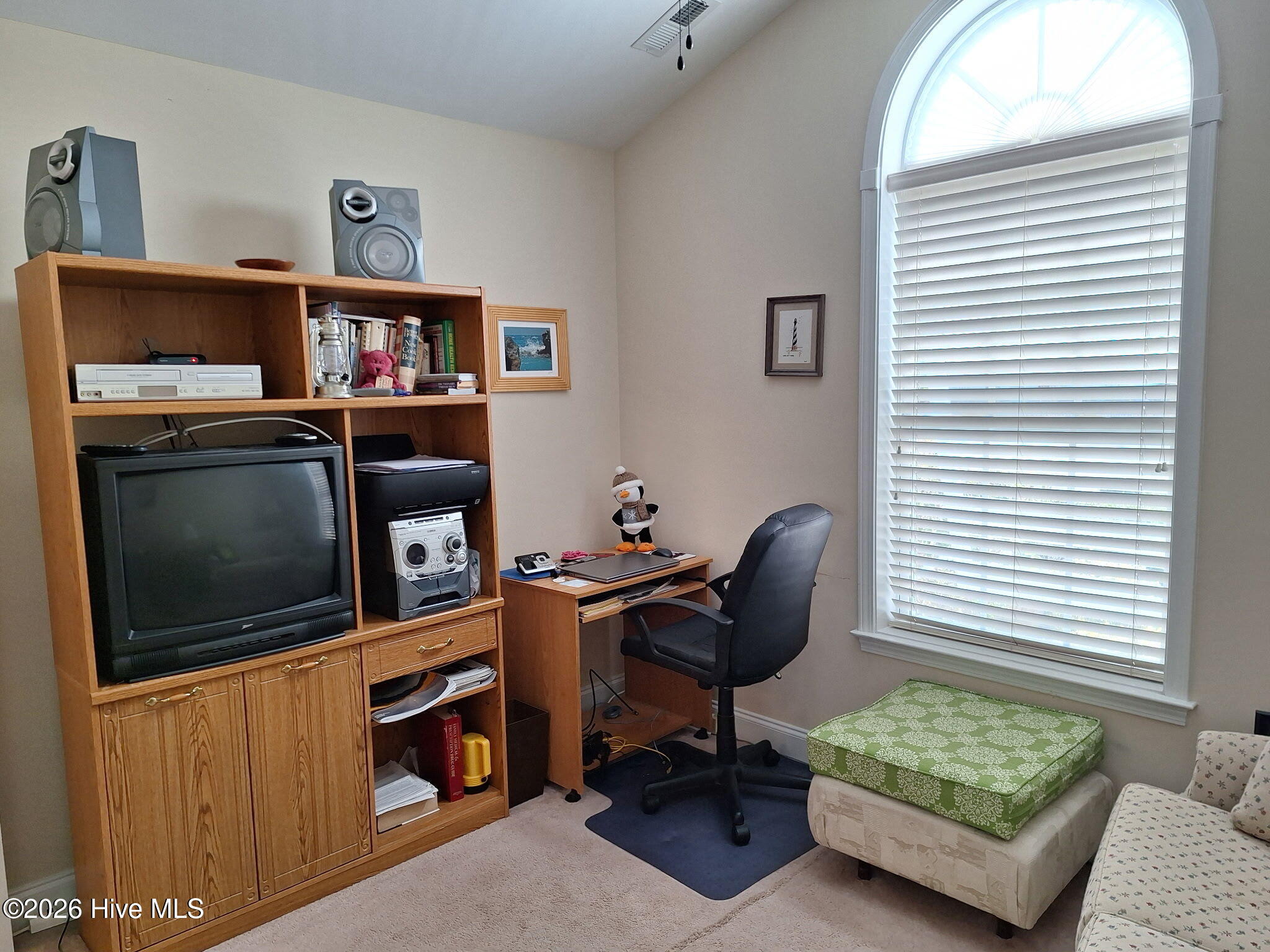 100556481 | Photo 11