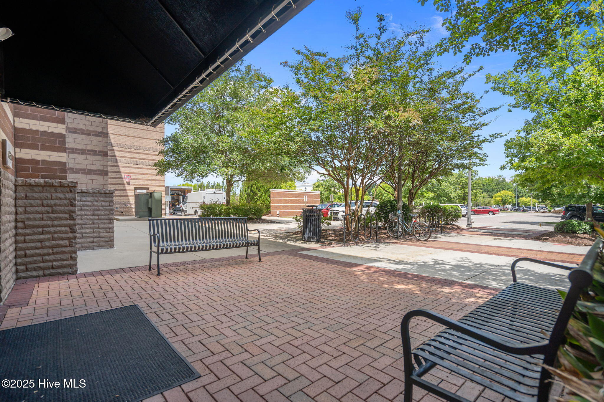 100525076 | Photo 67