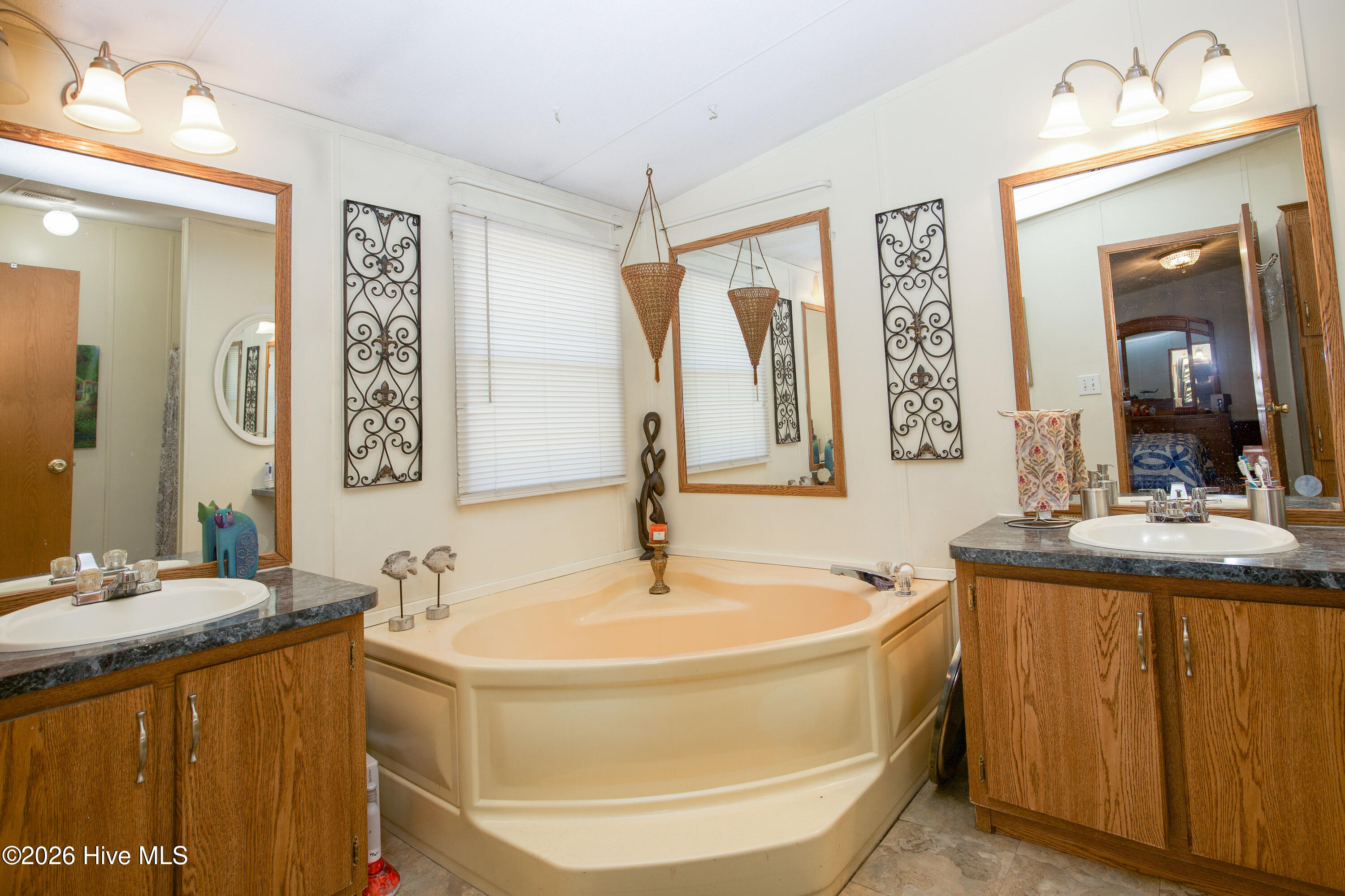 Primary bath