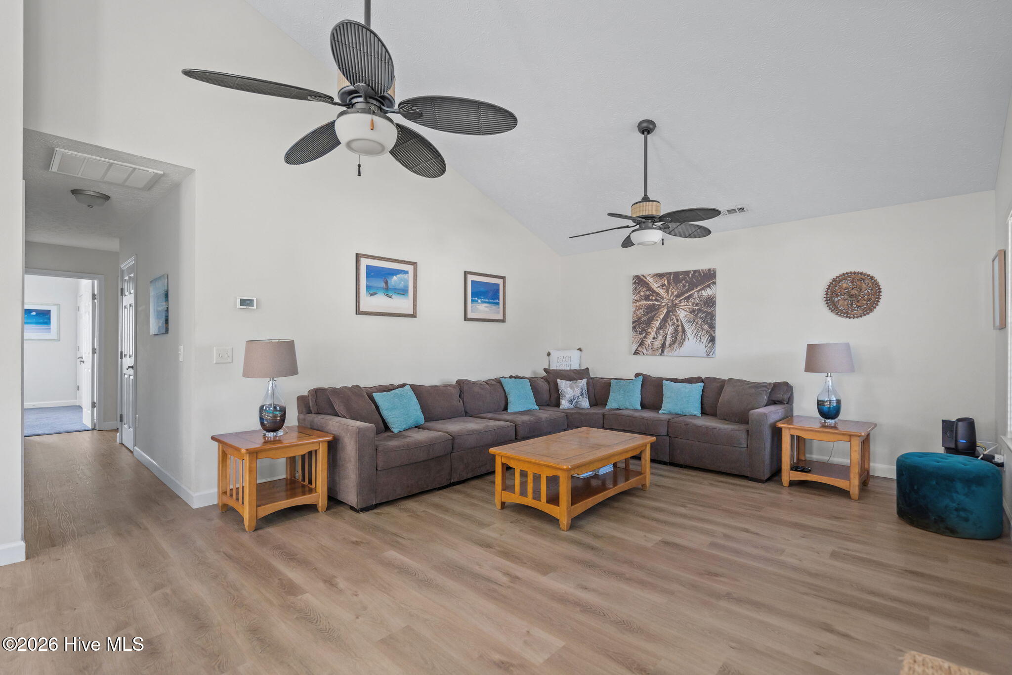 100555600 | Photo 30