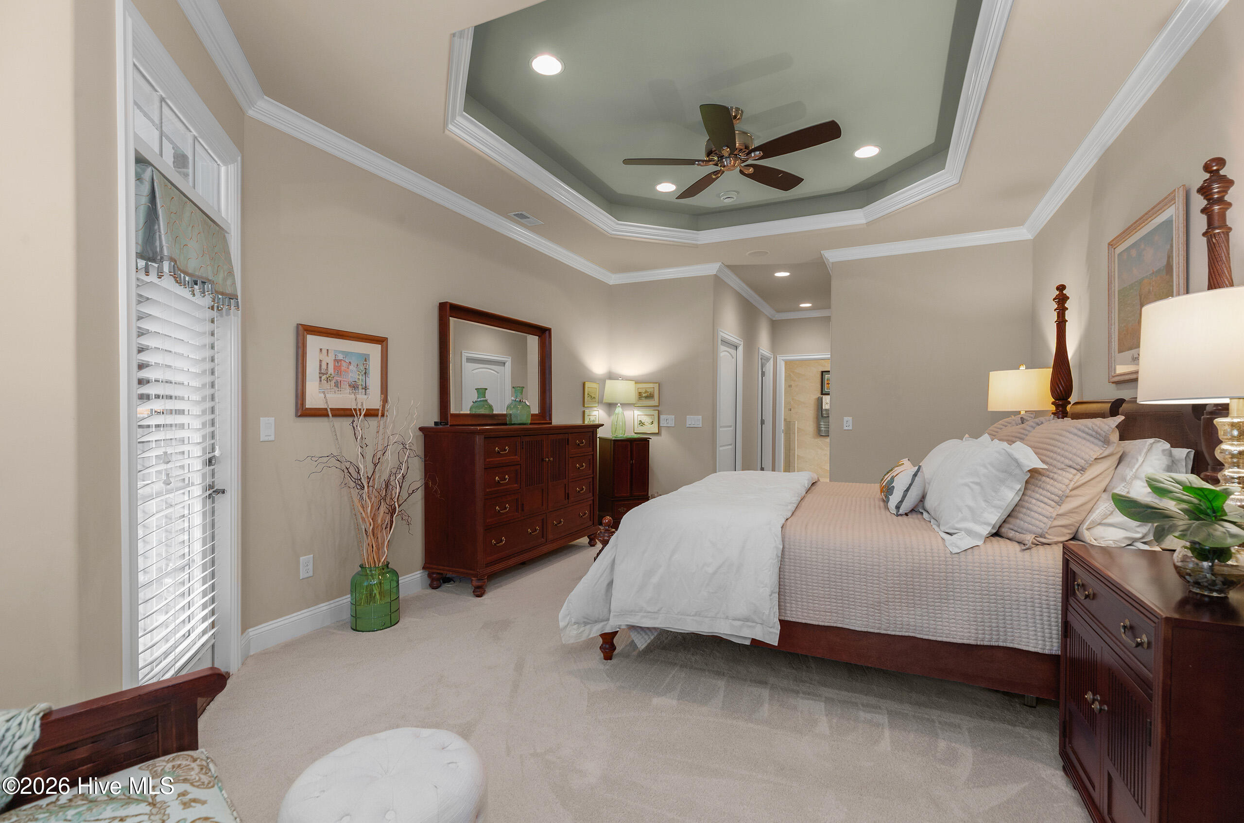 100567107 | Photo 24