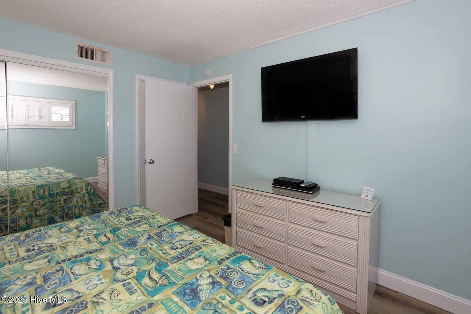 100527171 | Photo 12