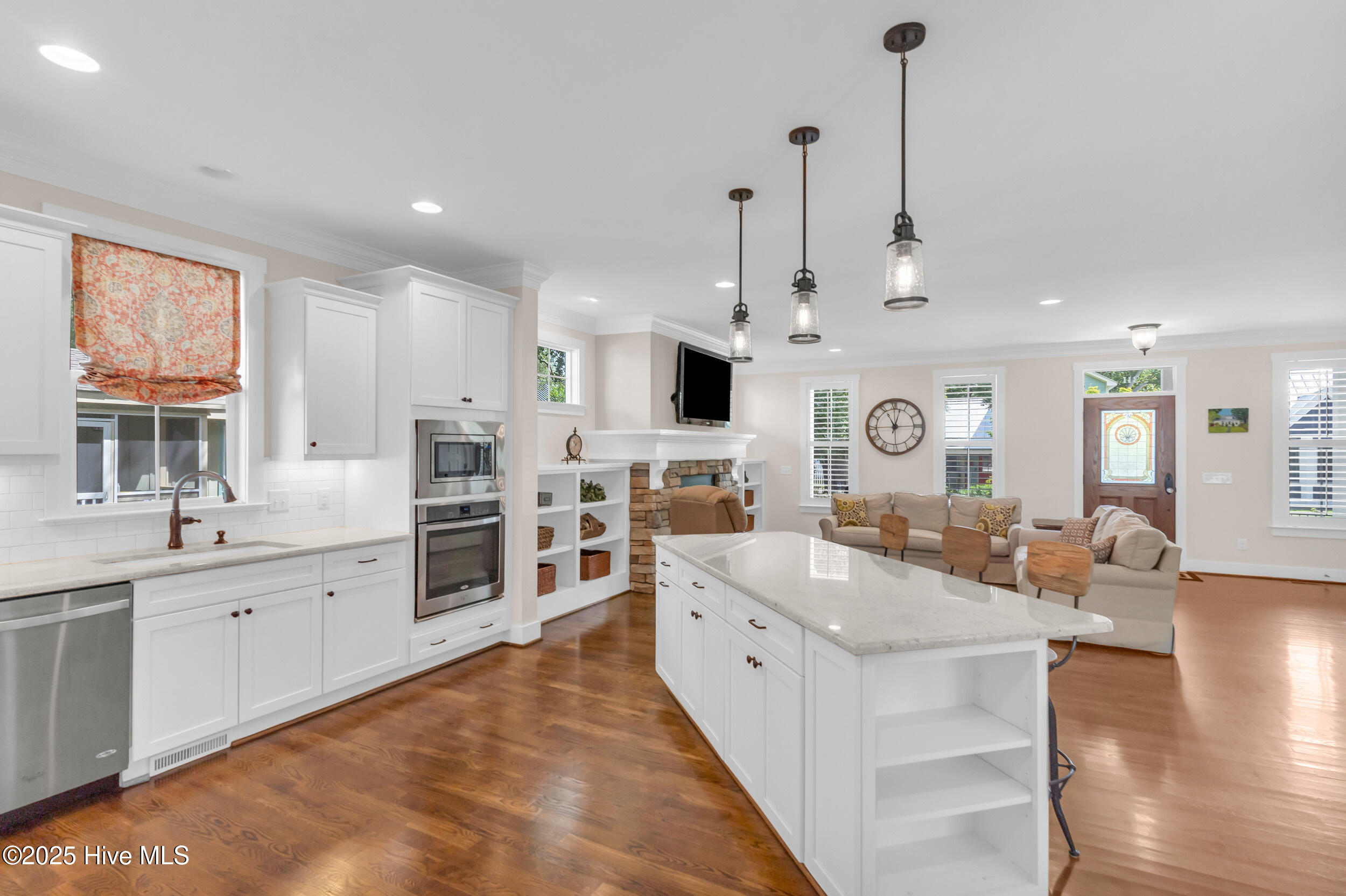 100516979 | Photo 14