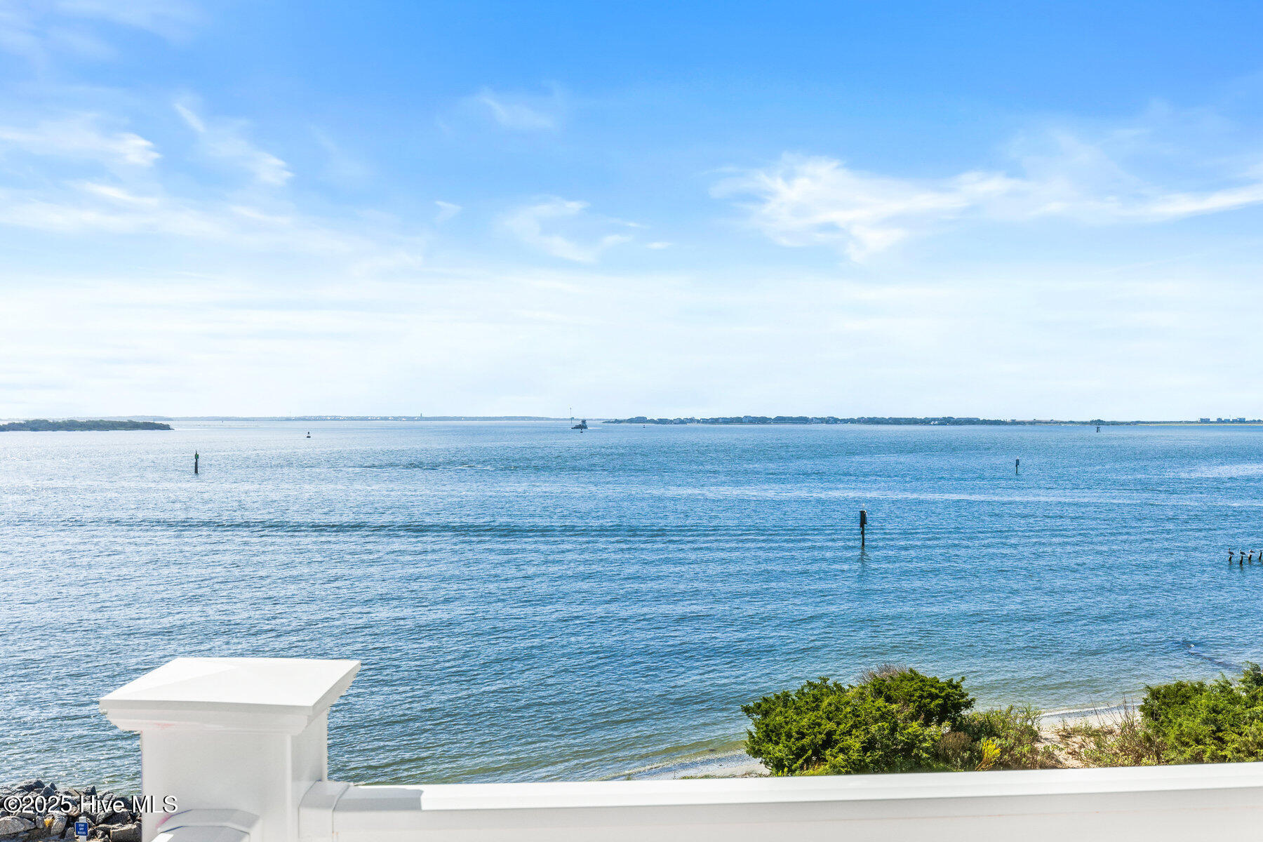 100561116 | Photo 41