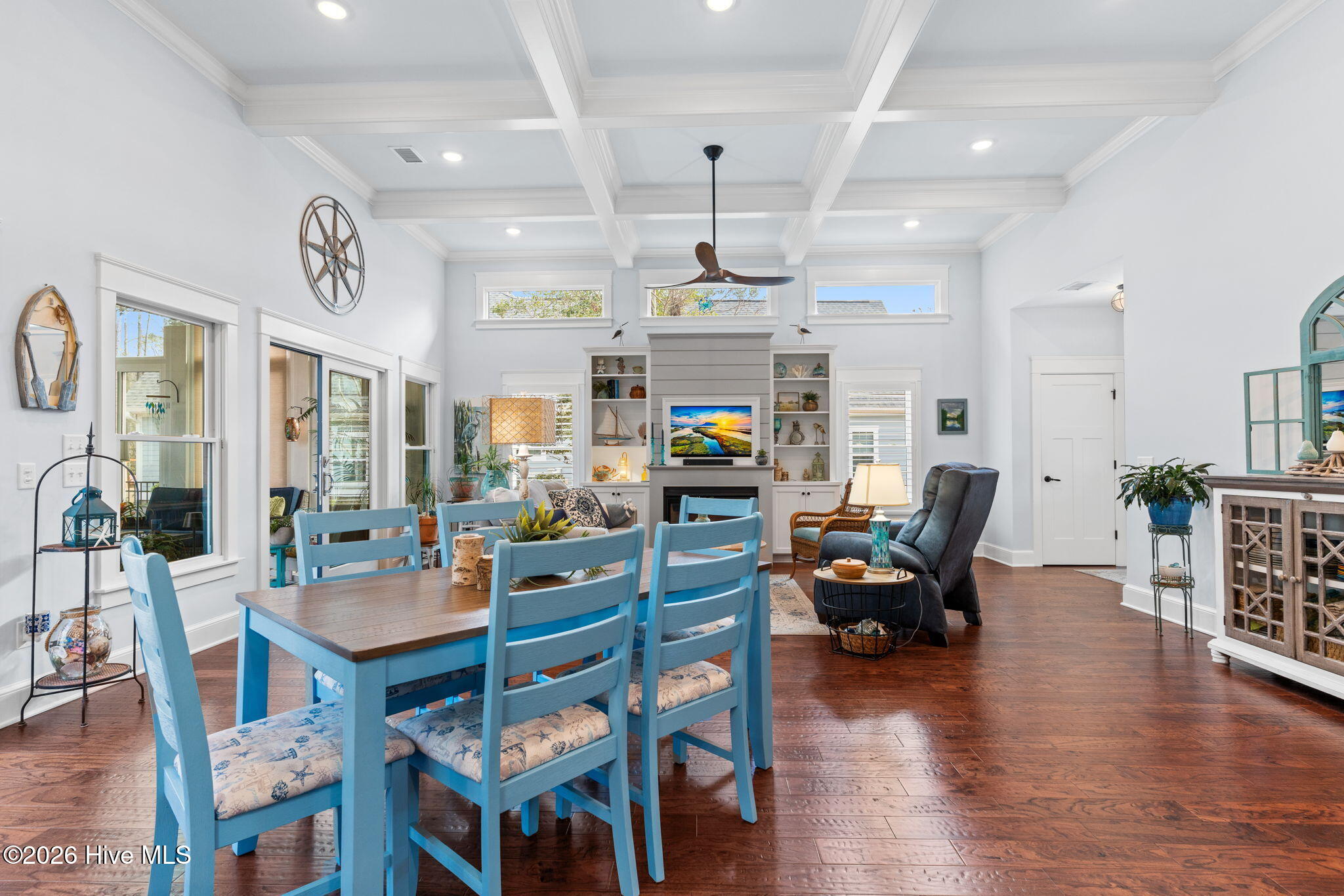 100560975 | Photo 19